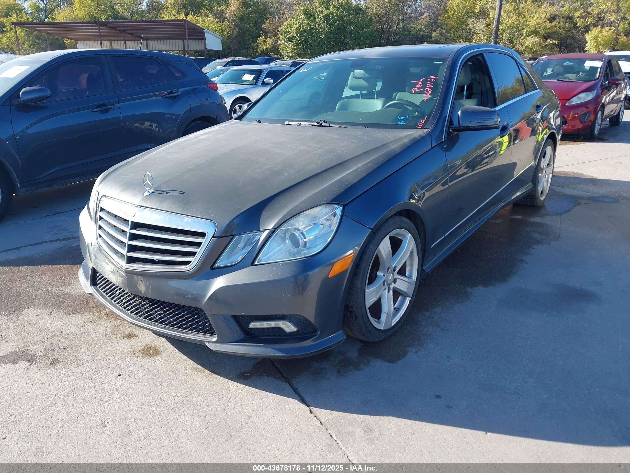 MERCEDES-BENZ E image 2