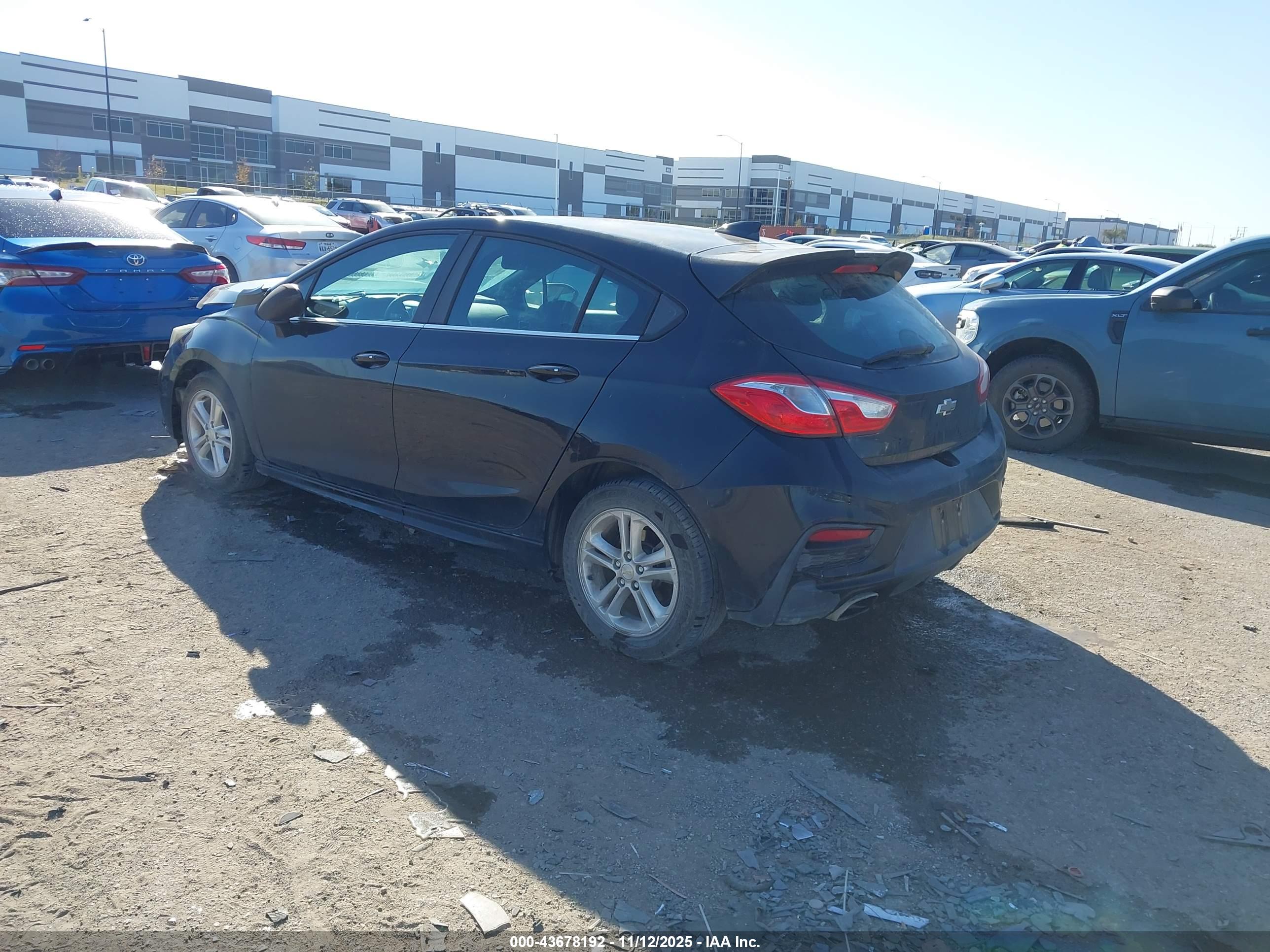 CHEVROLET CRUZE image 3