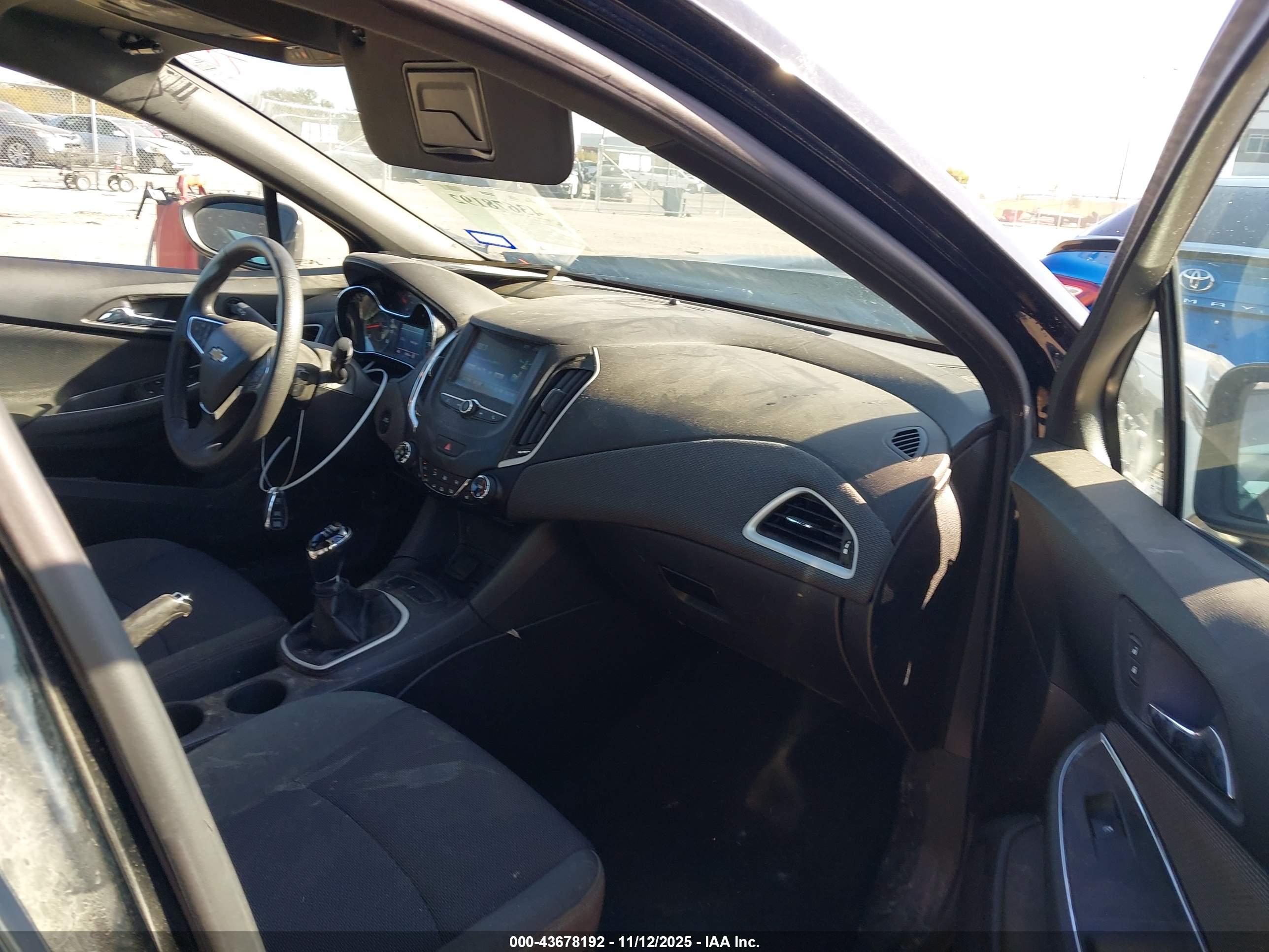 CHEVROLET CRUZE image 5
