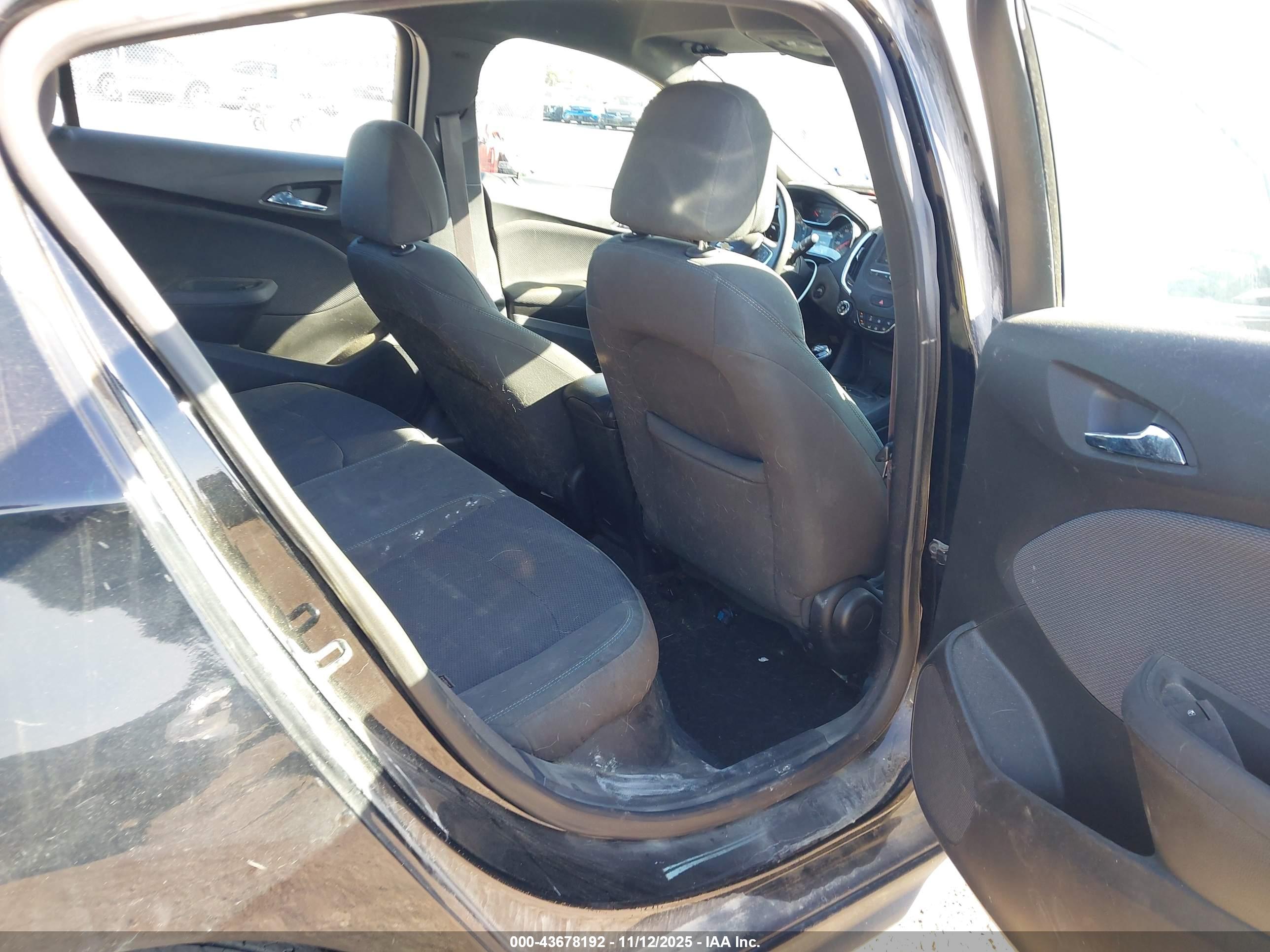 CHEVROLET CRUZE image 8