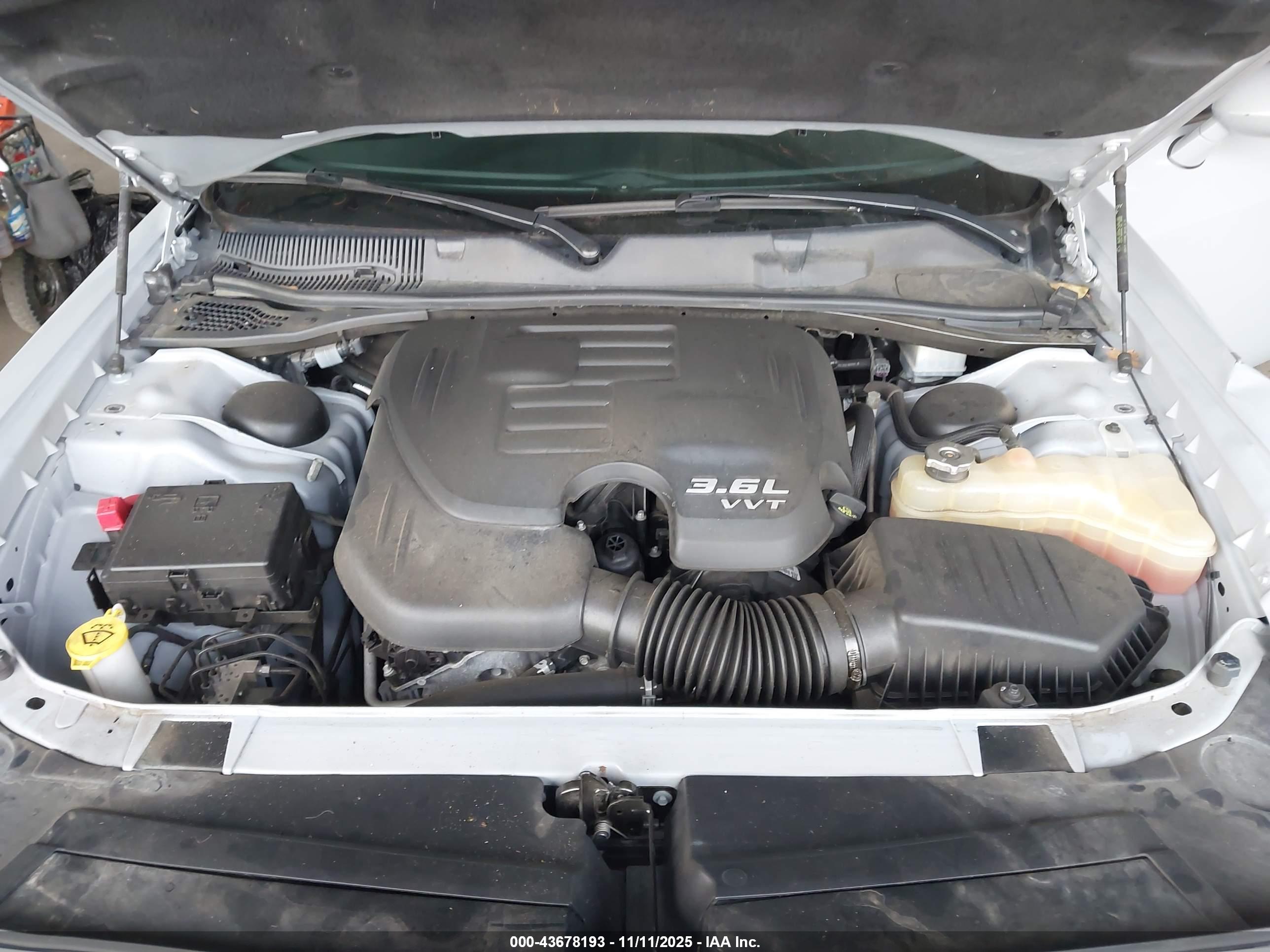 DODGE CHALLENGER image 10
