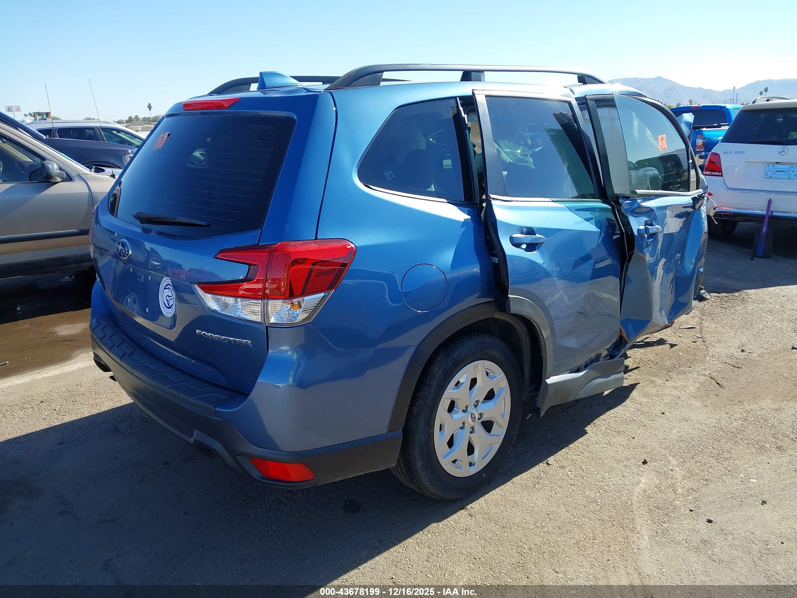 SUBARU FORESTER image 4