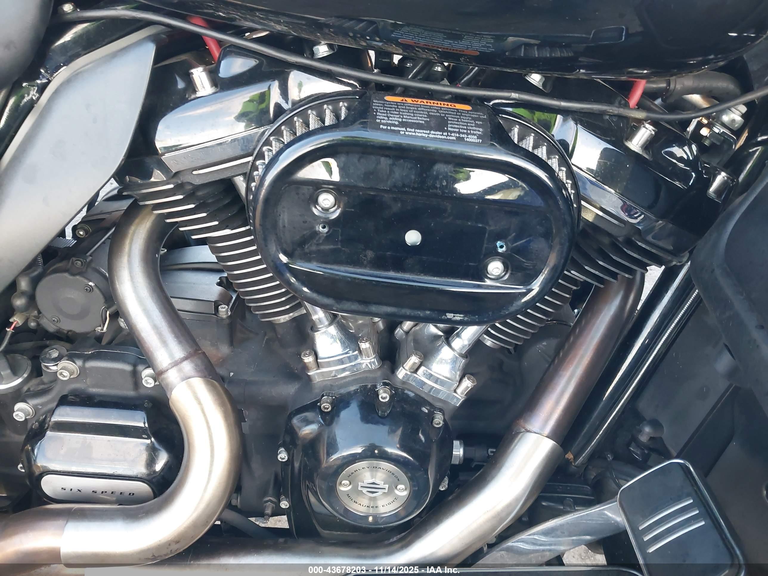 HARLEY-DAVIDSON FLTRK image 8