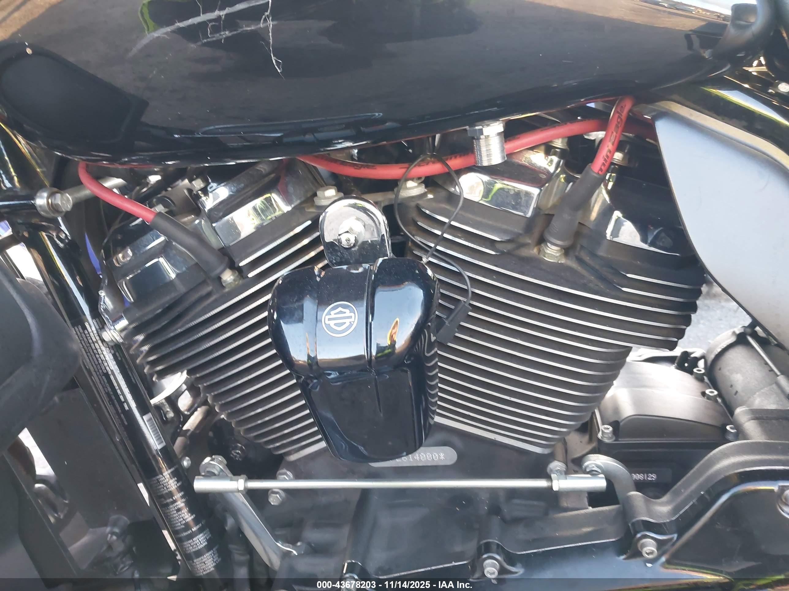 HARLEY-DAVIDSON FLTRK image 9