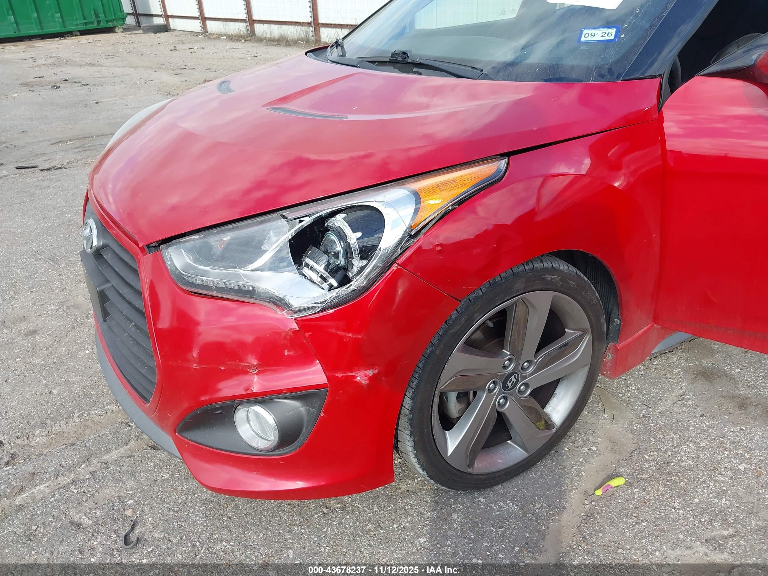 HYUNDAI VELOSTER image 6