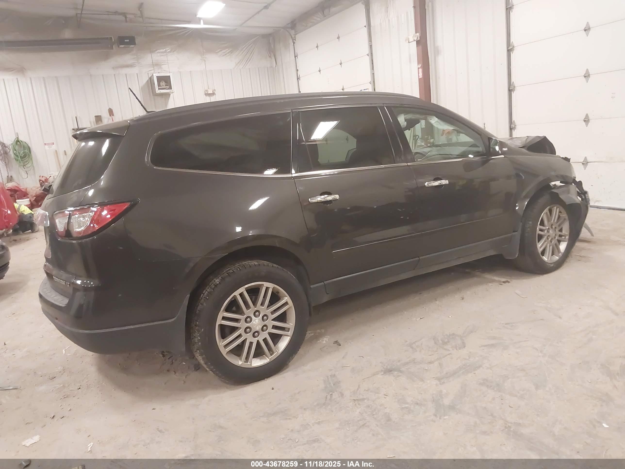 CHEVROLET TRAVERSE image 4