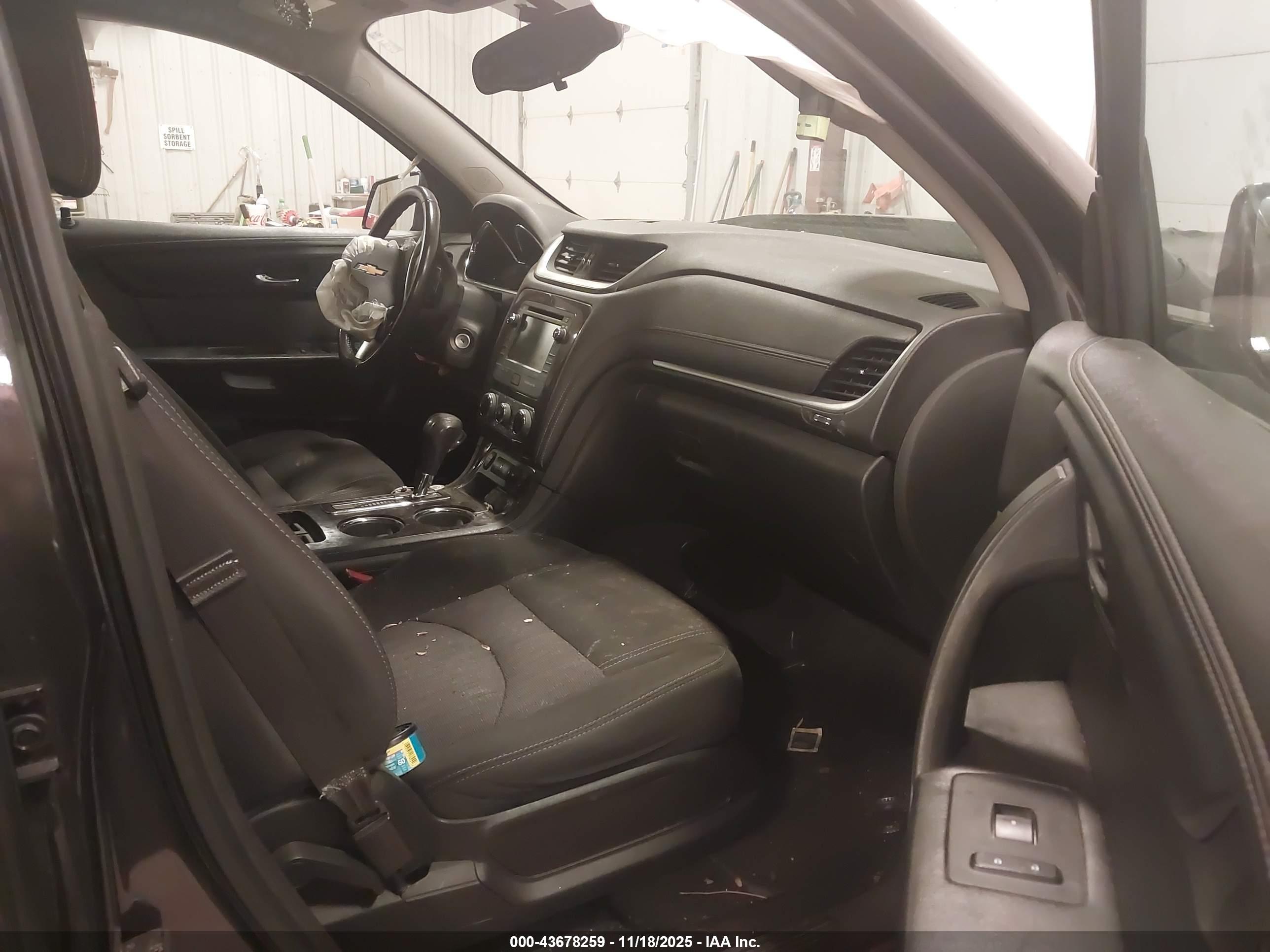 CHEVROLET TRAVERSE image 5