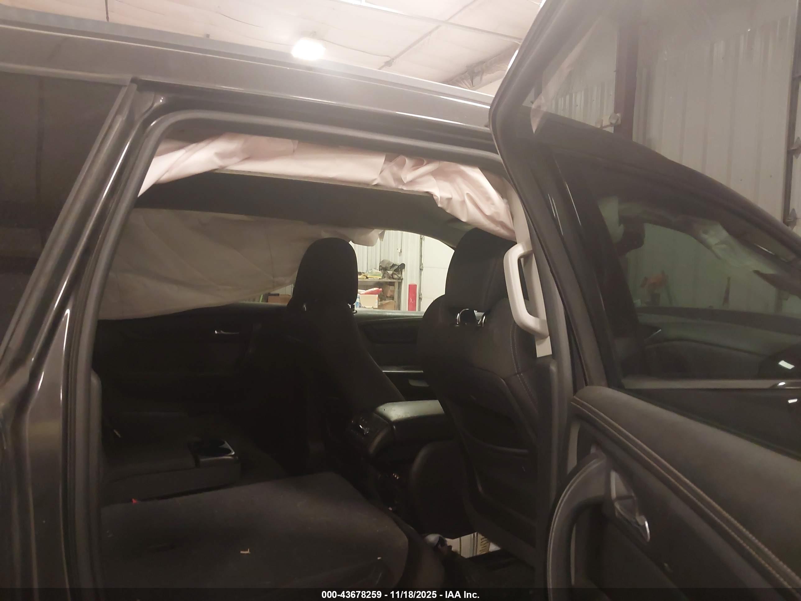 CHEVROLET TRAVERSE image 8