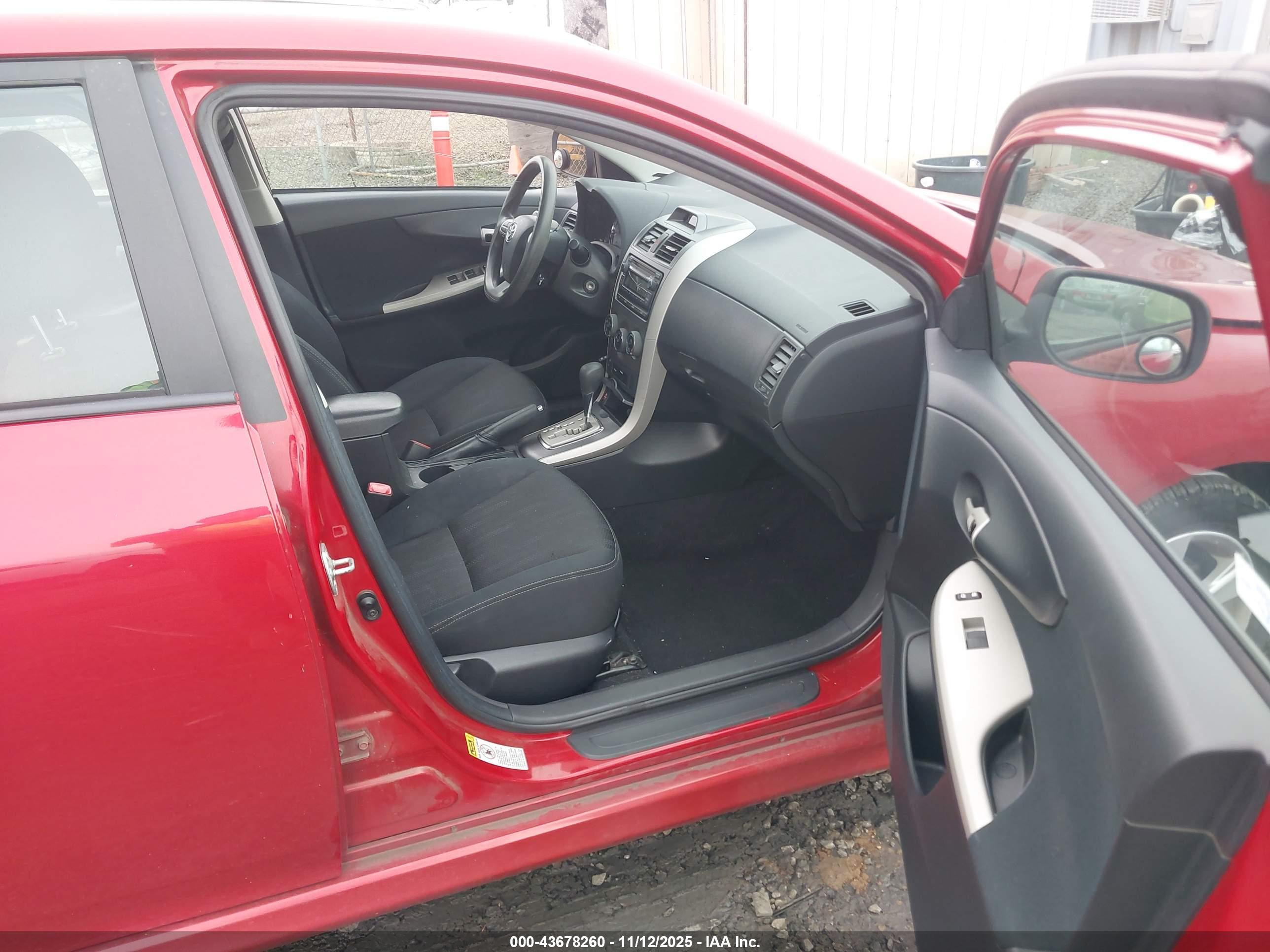 TOYOTA COROLLA image 5