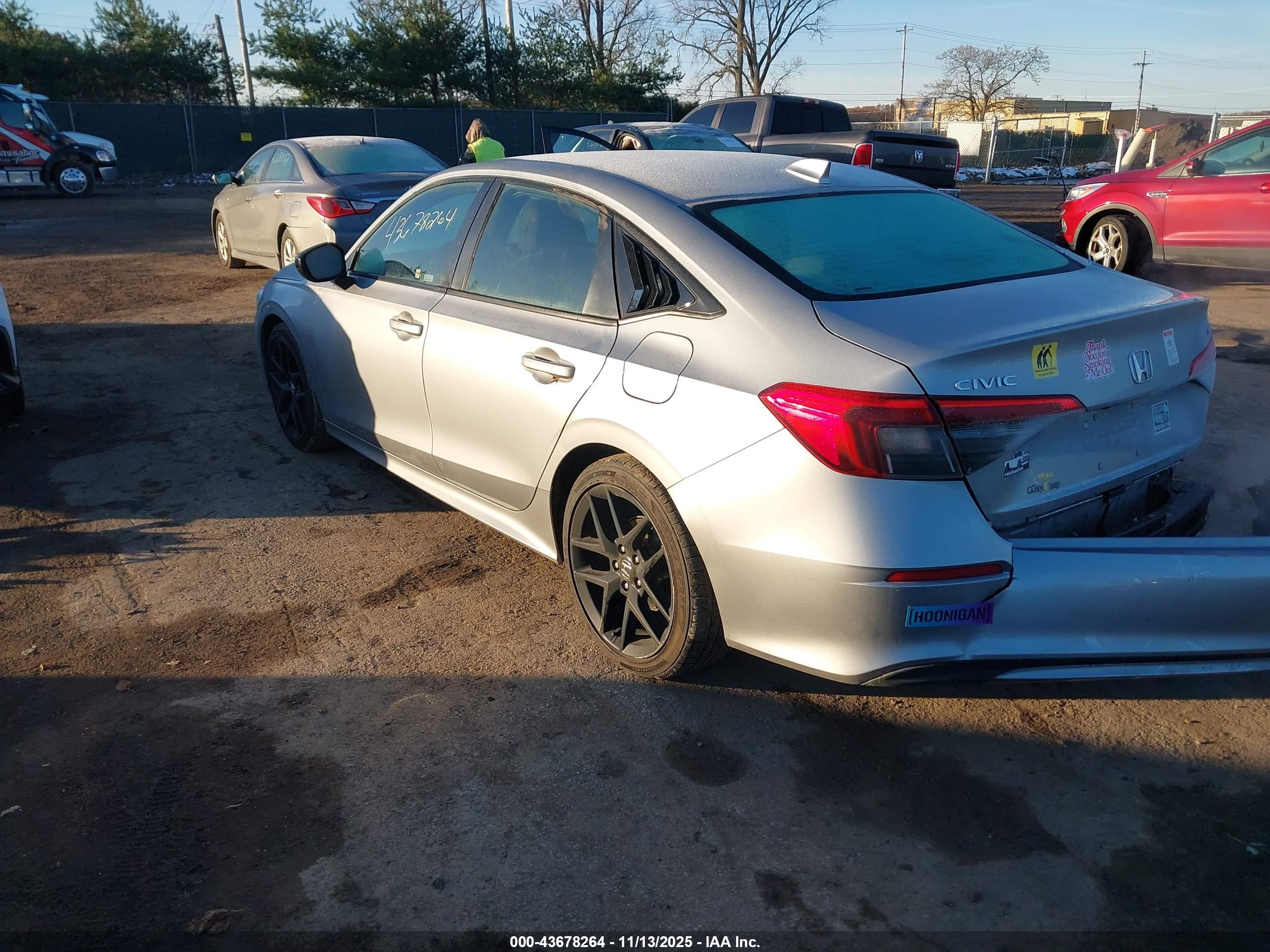 HONDA CIVIC image 3