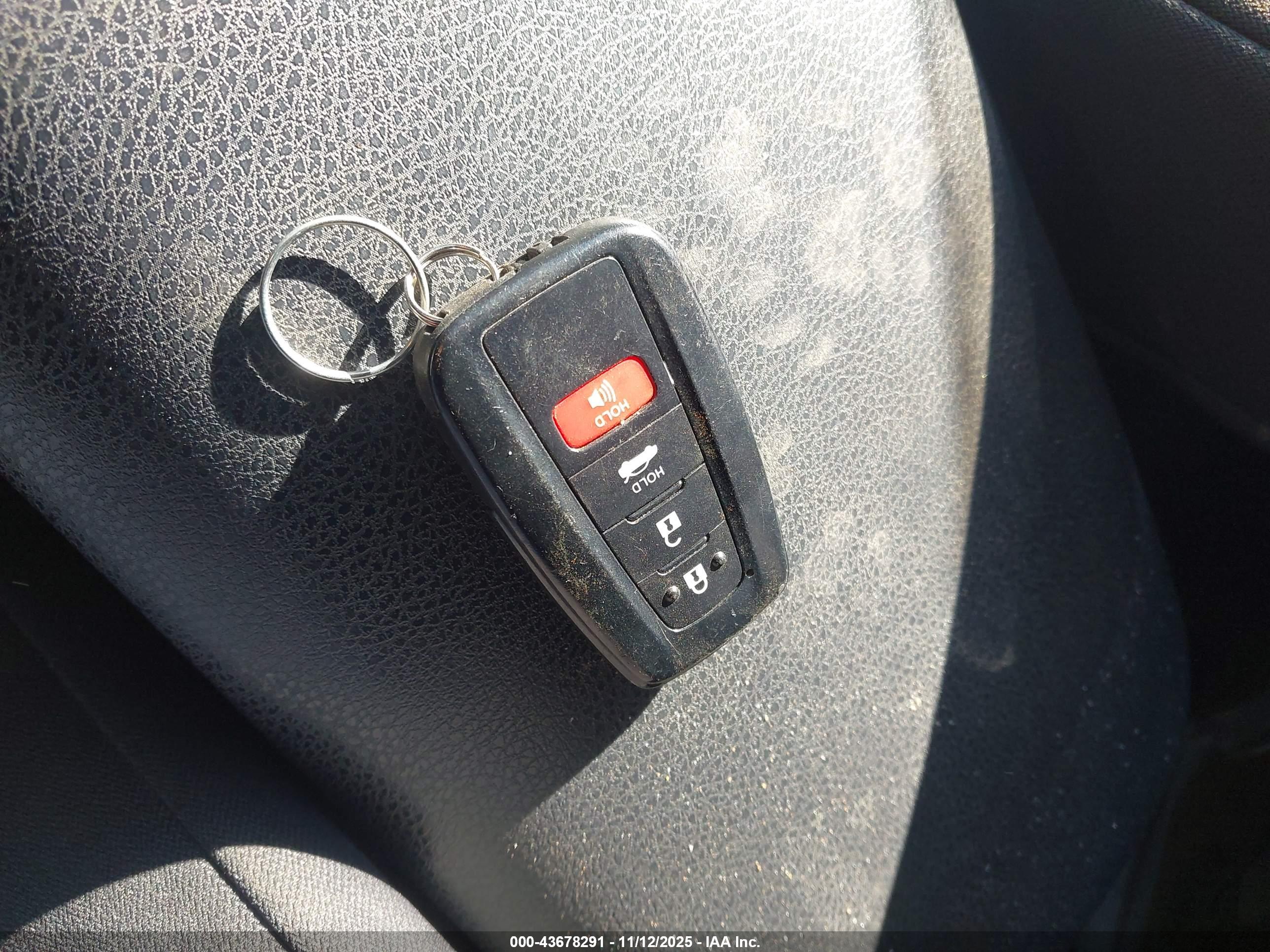 TOYOTA CAMRY image 11