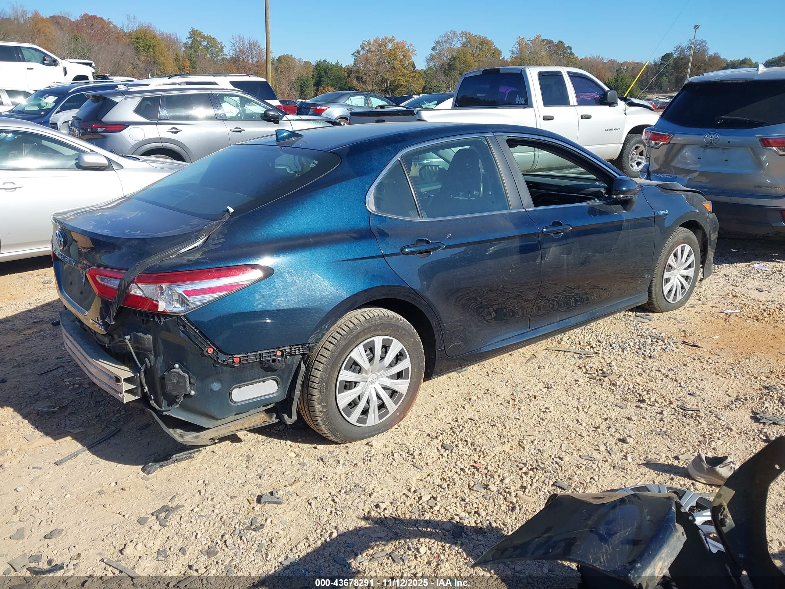 TOYOTA CAMRY image 4