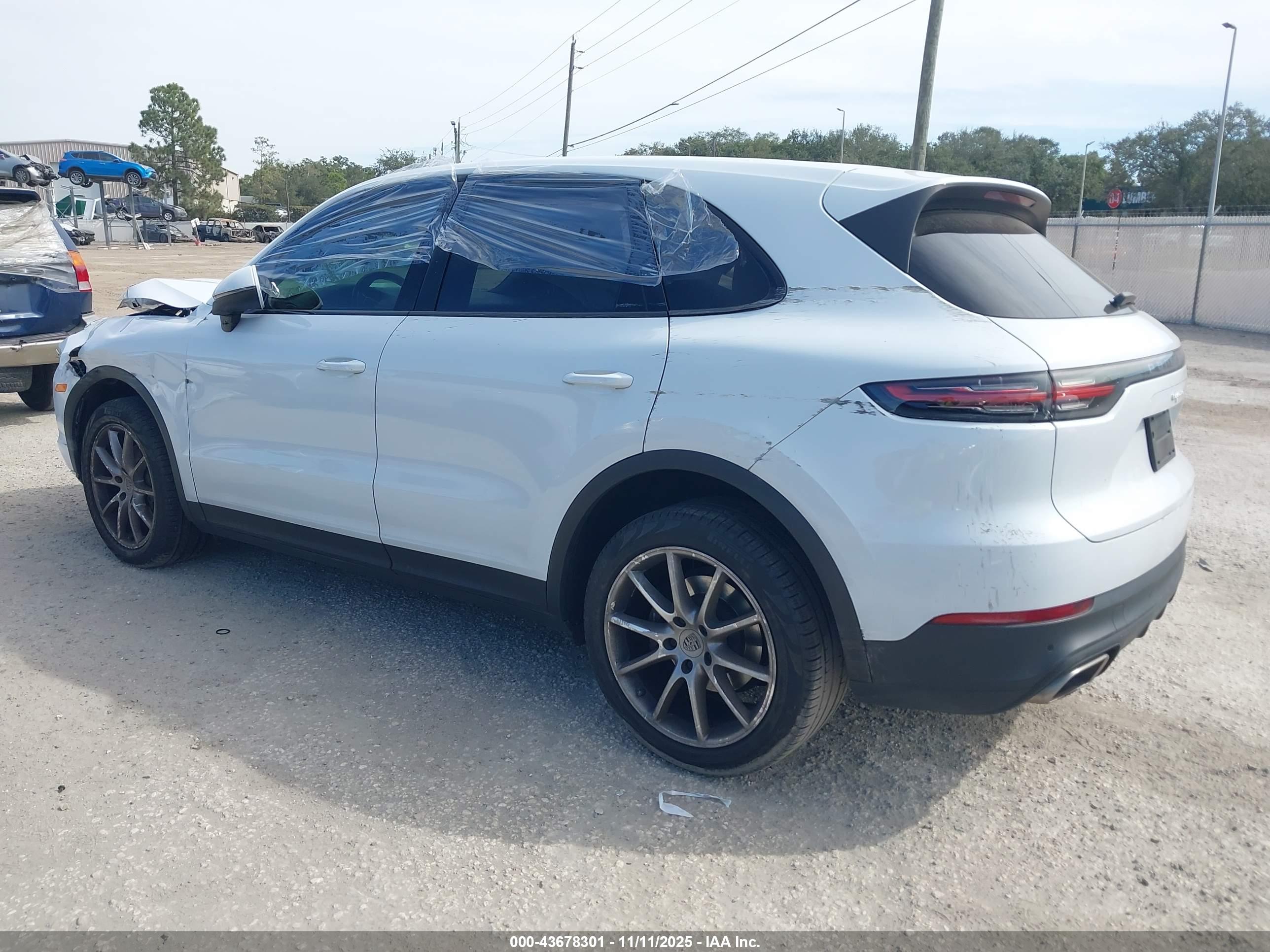 PORSCHE CAYENNE image 3
