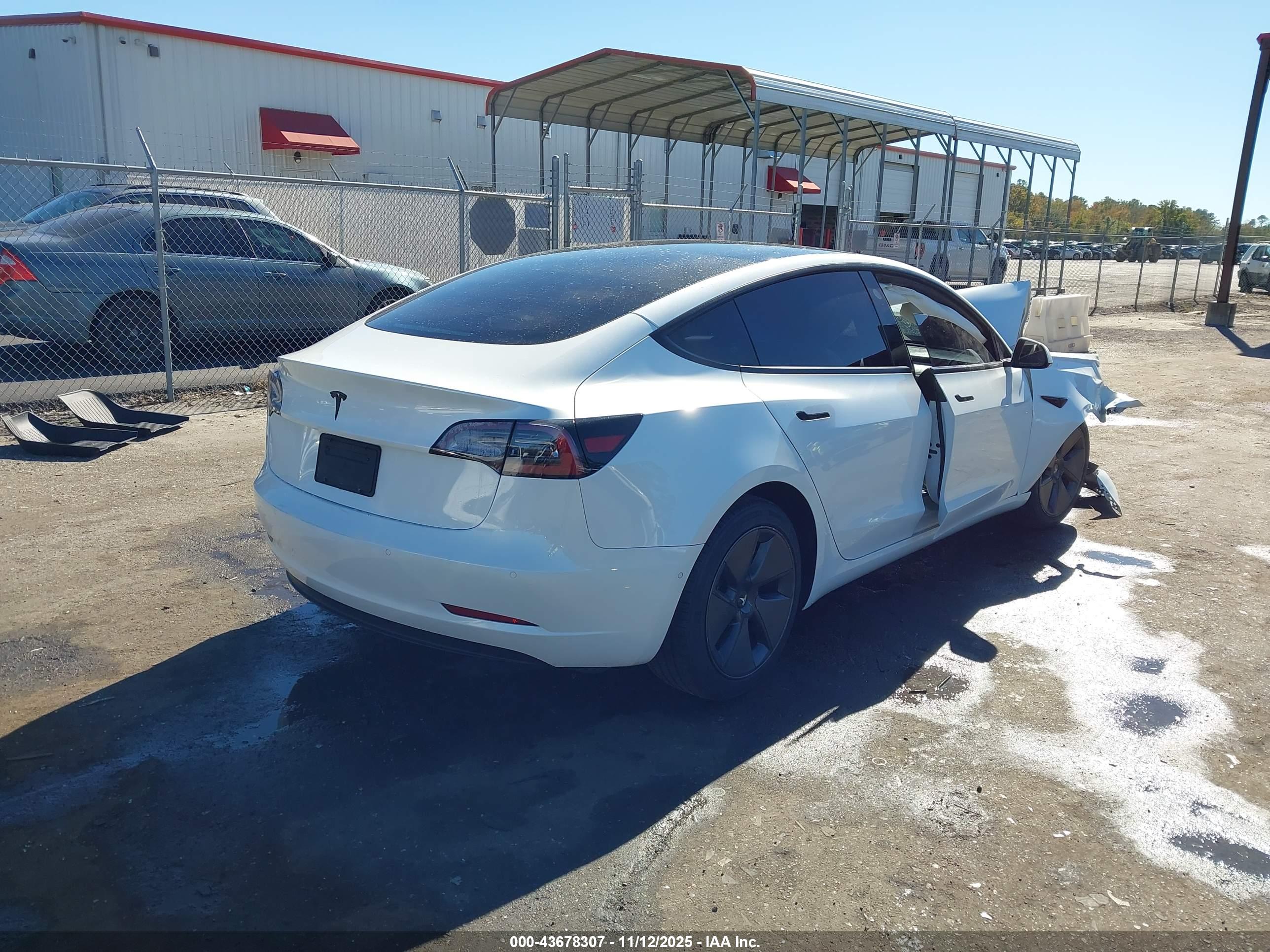 TESLA MODEL image 4