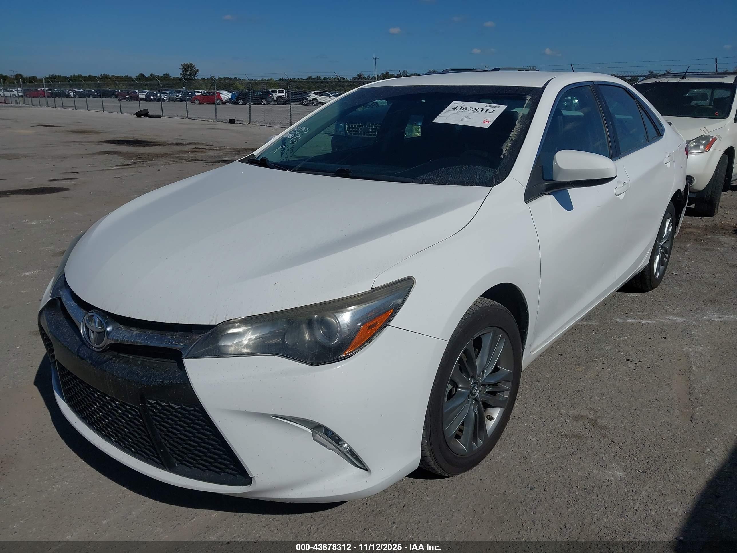 TOYOTA CAMRY image 2