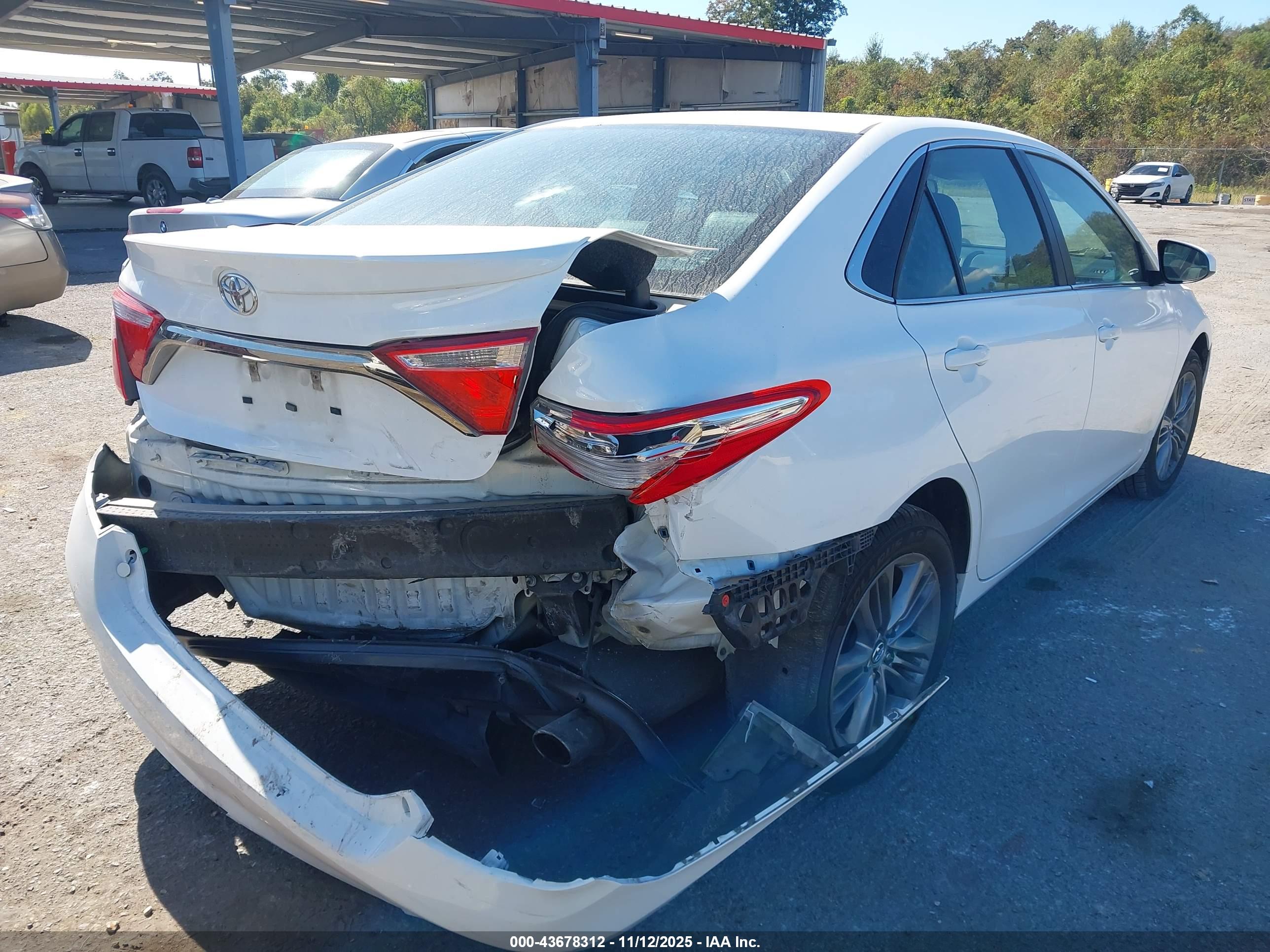 TOYOTA CAMRY image 4