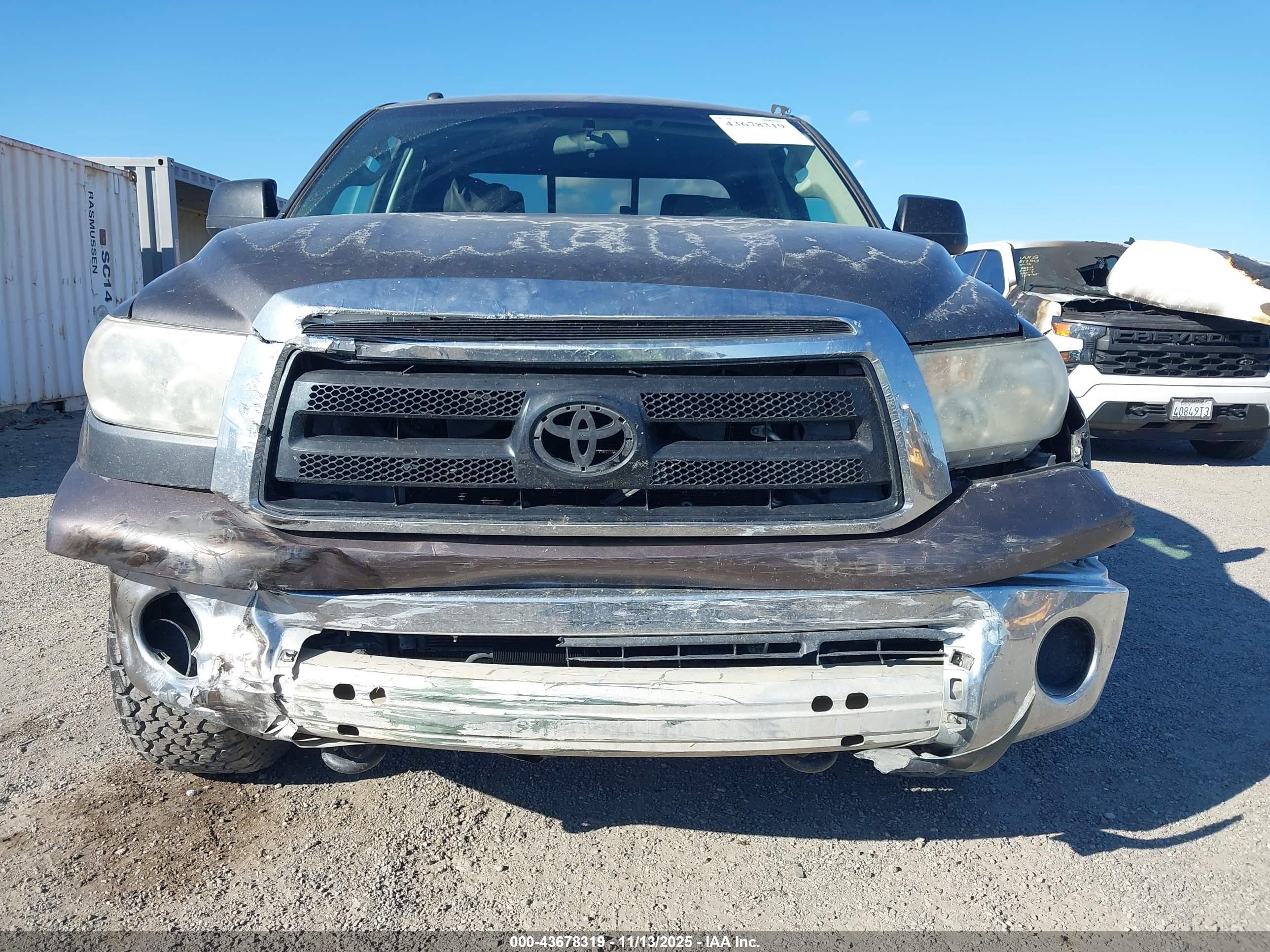 TOYOTA TUNDRA image 6