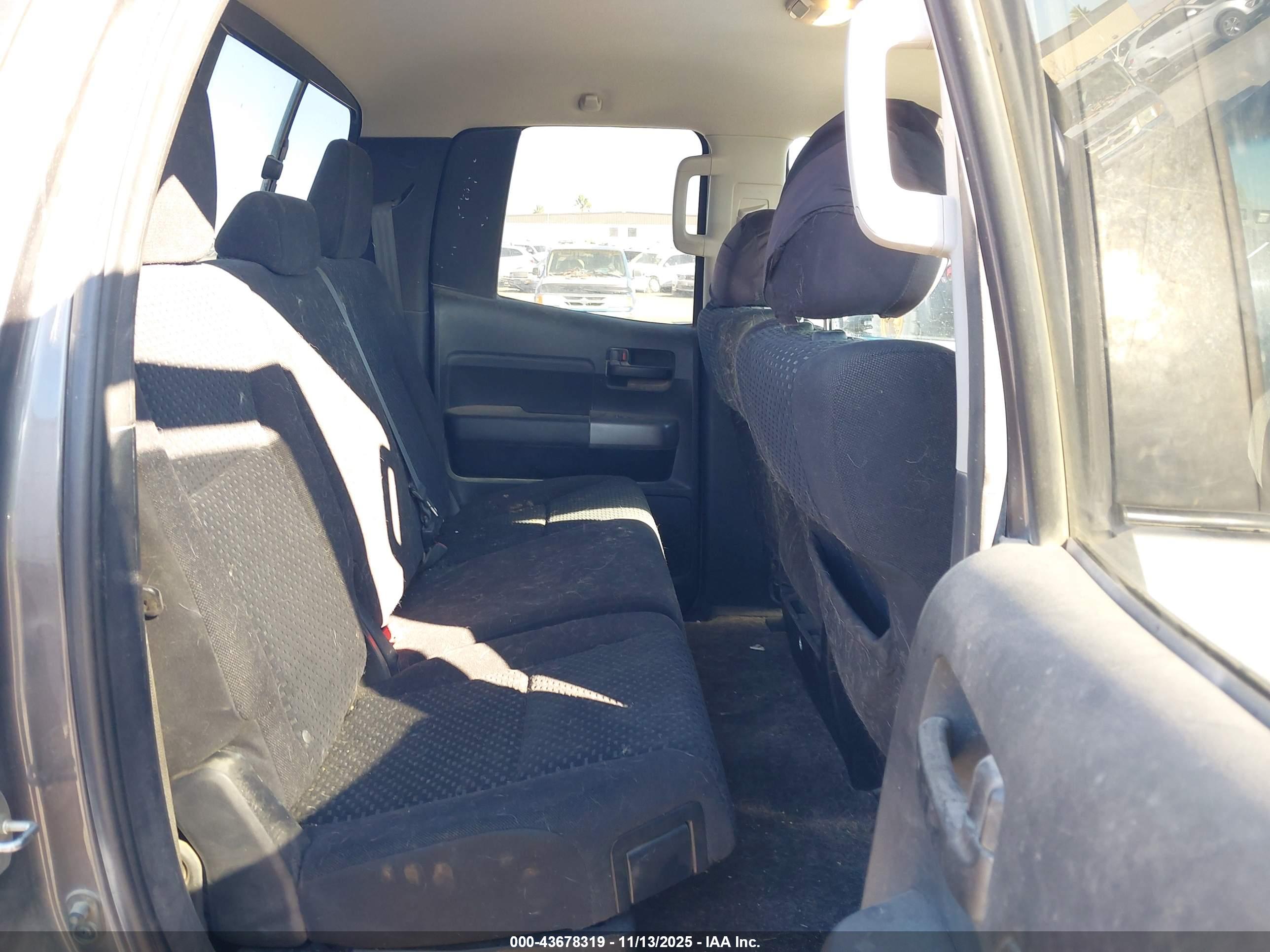TOYOTA TUNDRA image 8