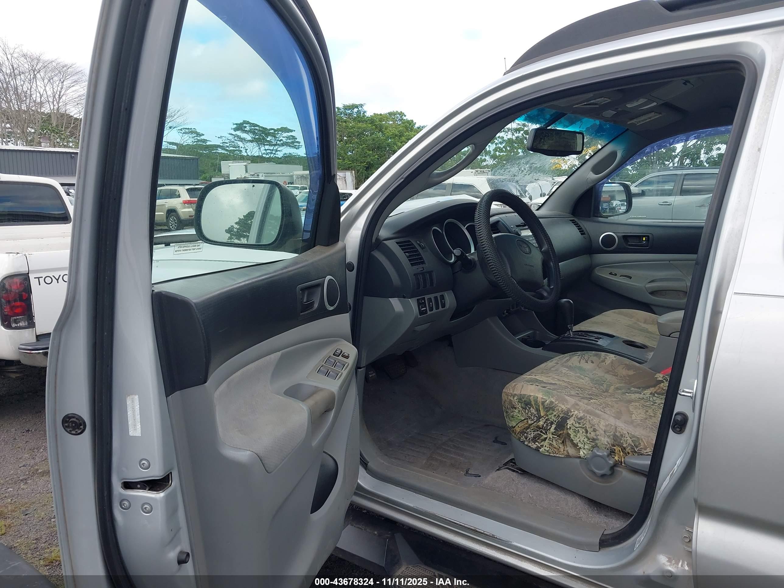 TOYOTA TACOMA image 5