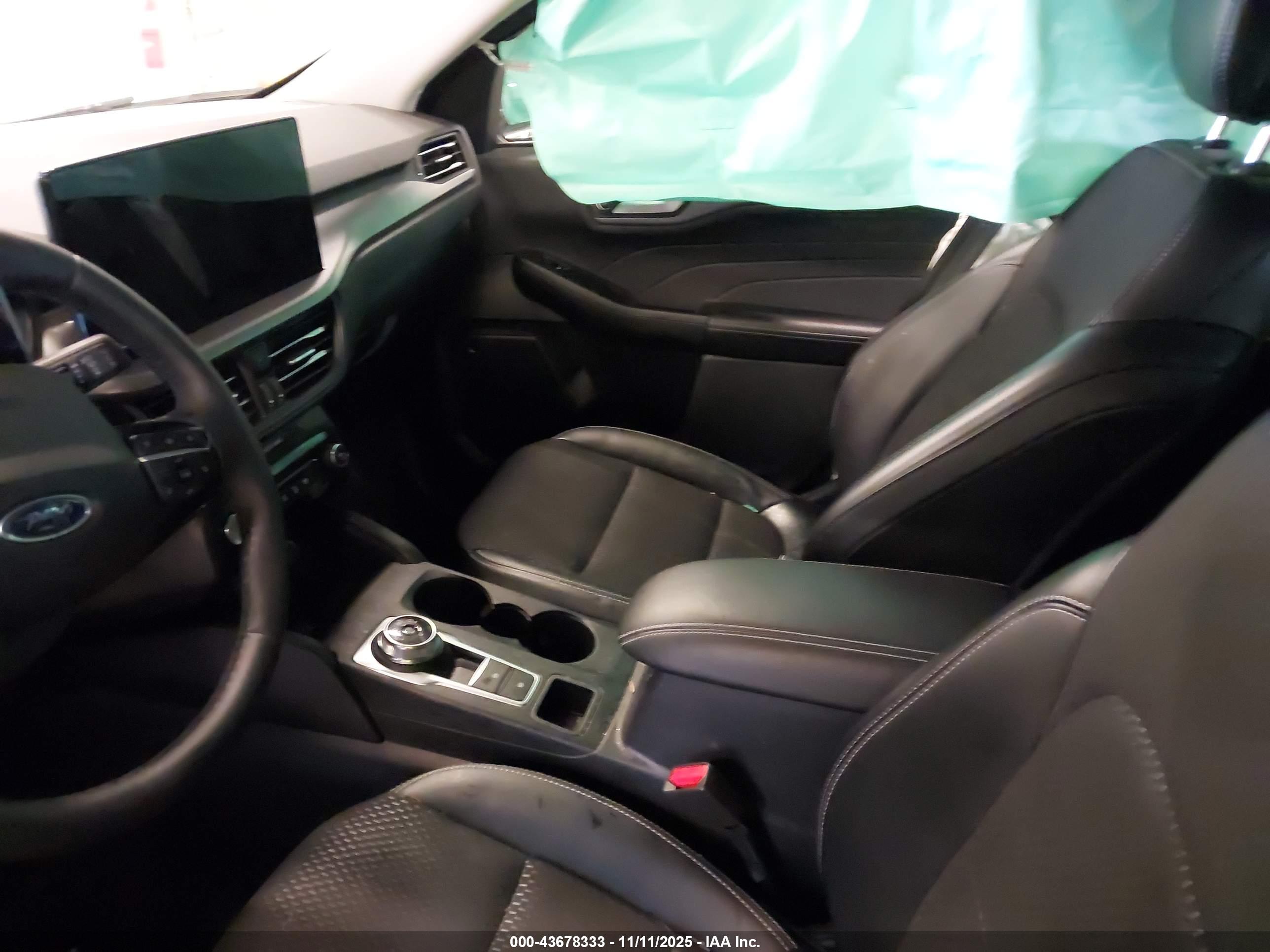 FORD ESCAPE image 5