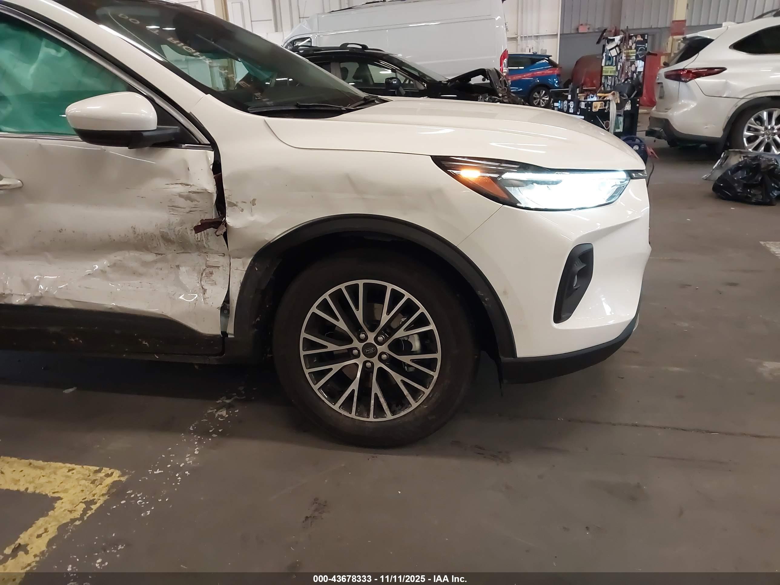 FORD ESCAPE image 6