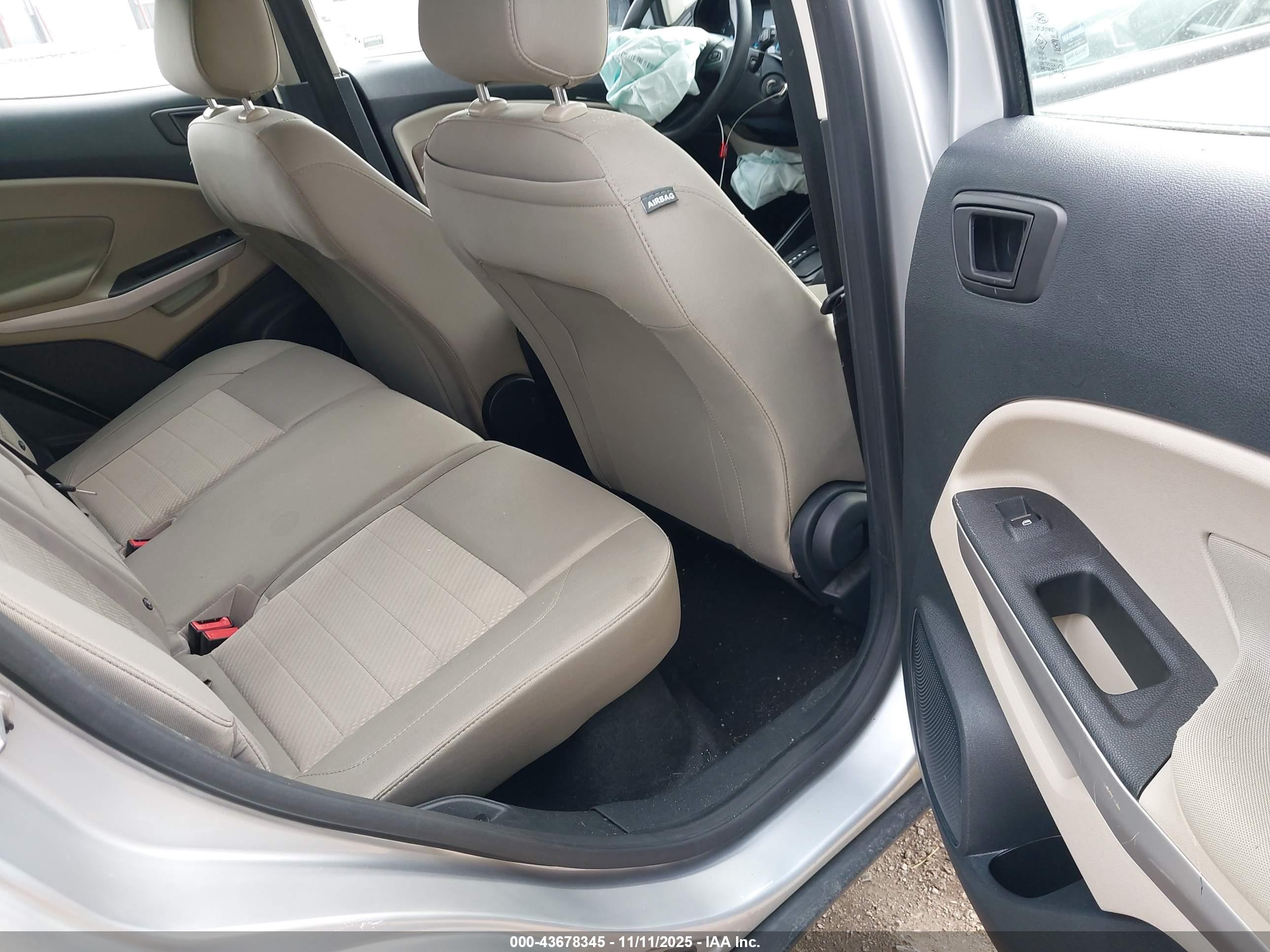 FORD ECOSPORT image 8
