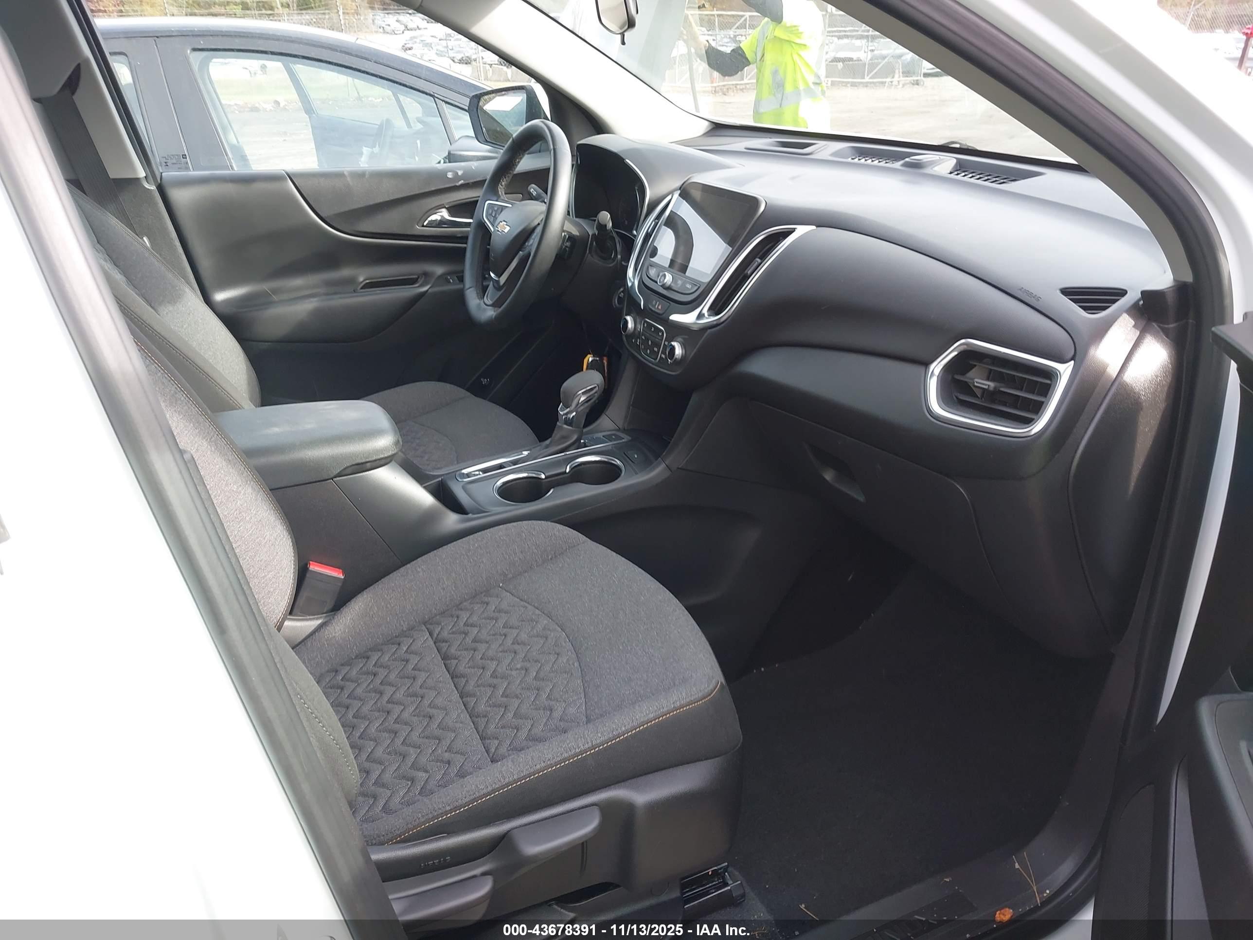 CHEVROLET EQUINOX image 5
