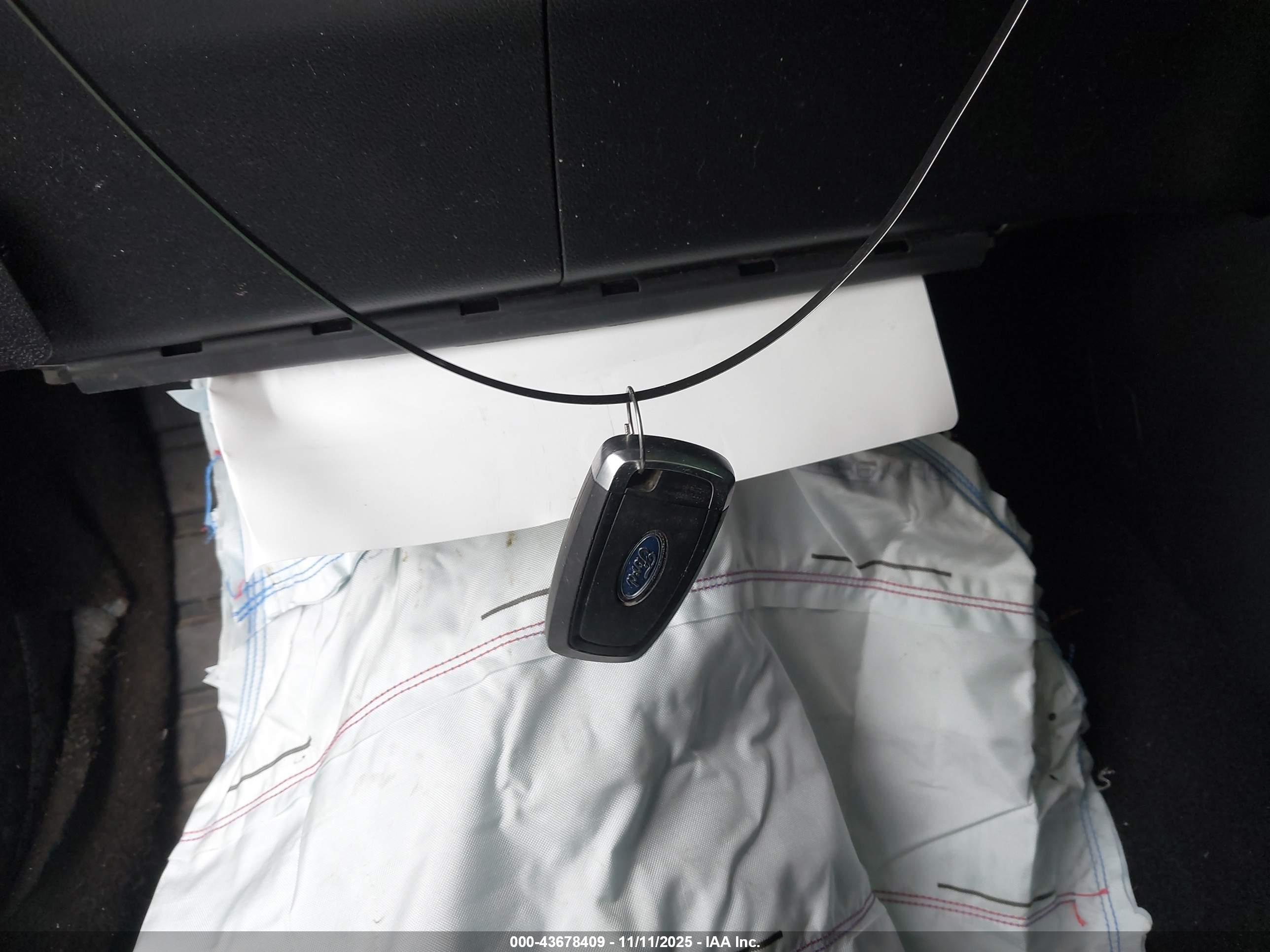 FORD ESCAPE image 11