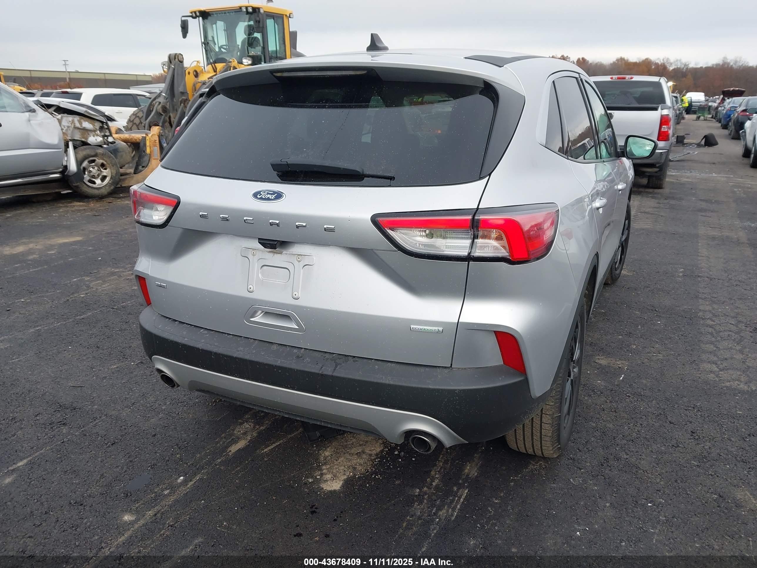 FORD ESCAPE image 4