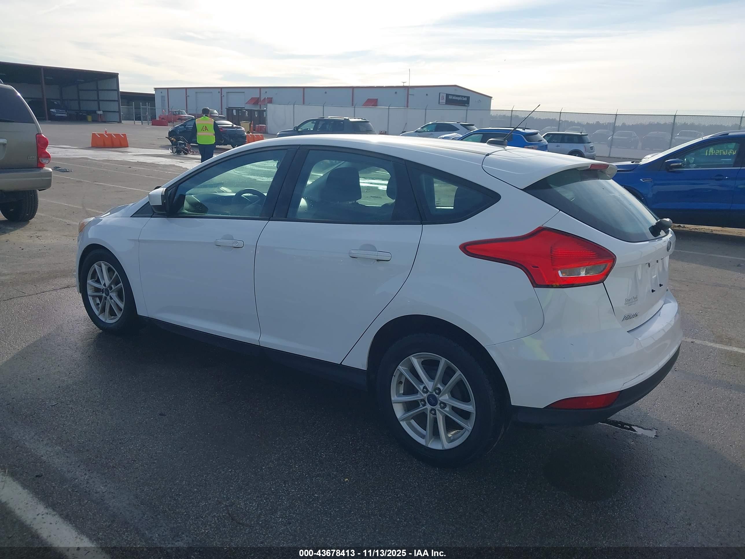 FORD FOCUS image 3