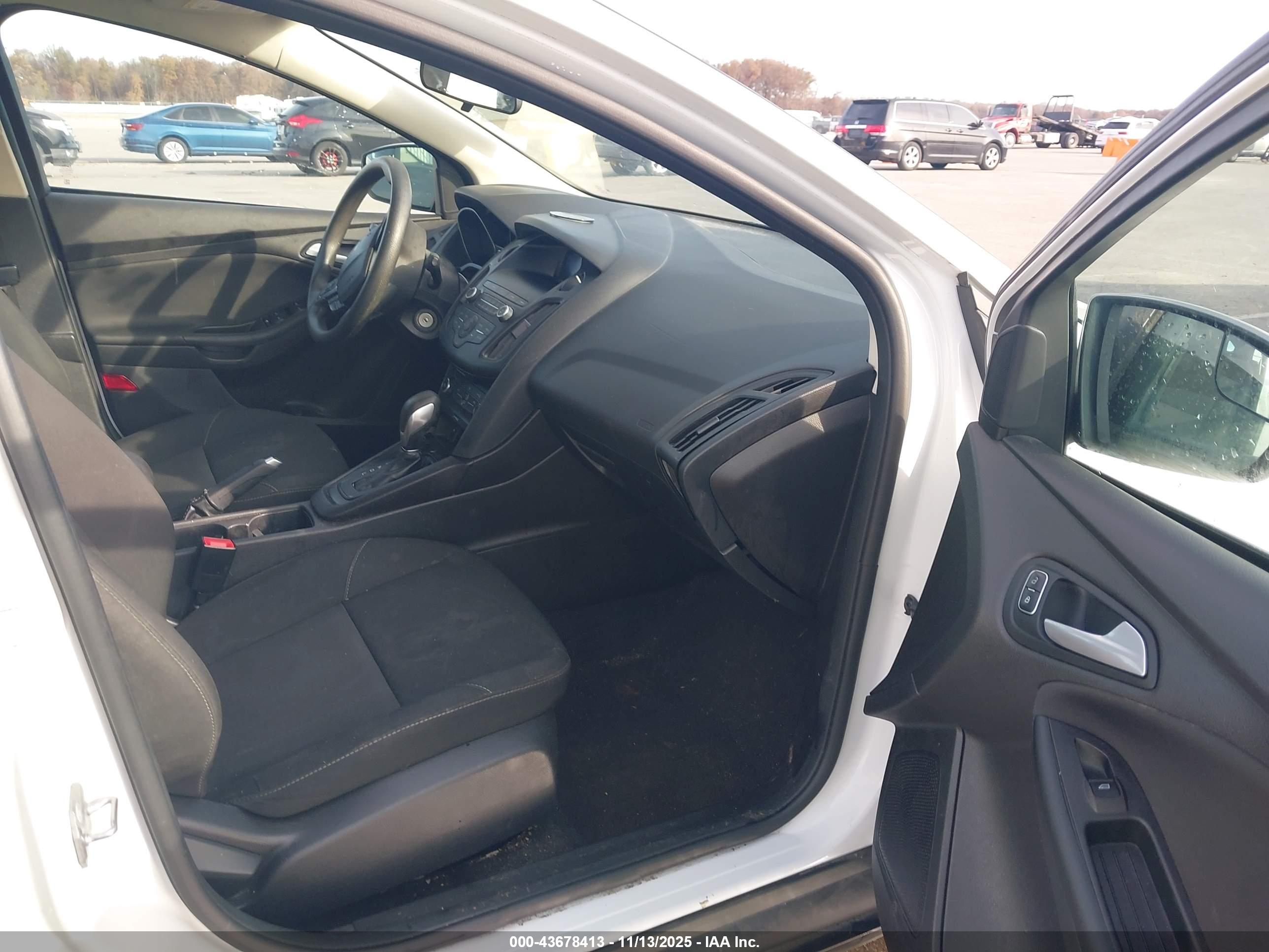 FORD FOCUS image 5