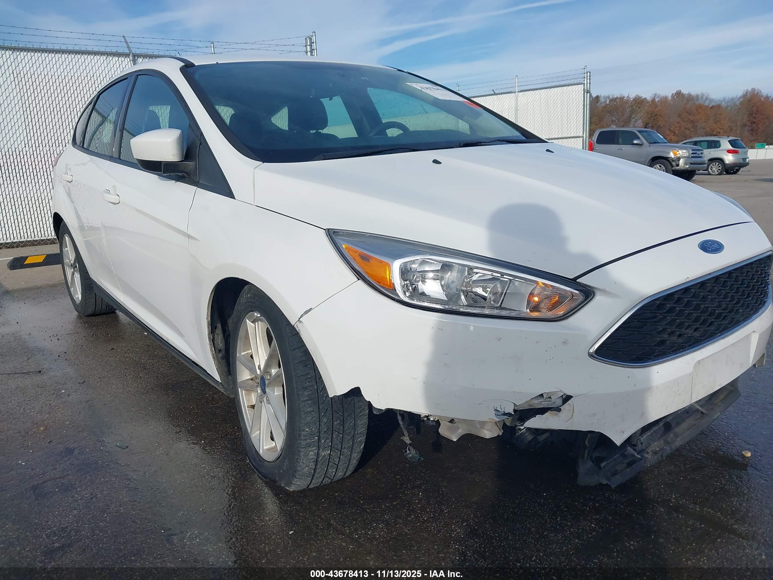 FORD FOCUS image 6