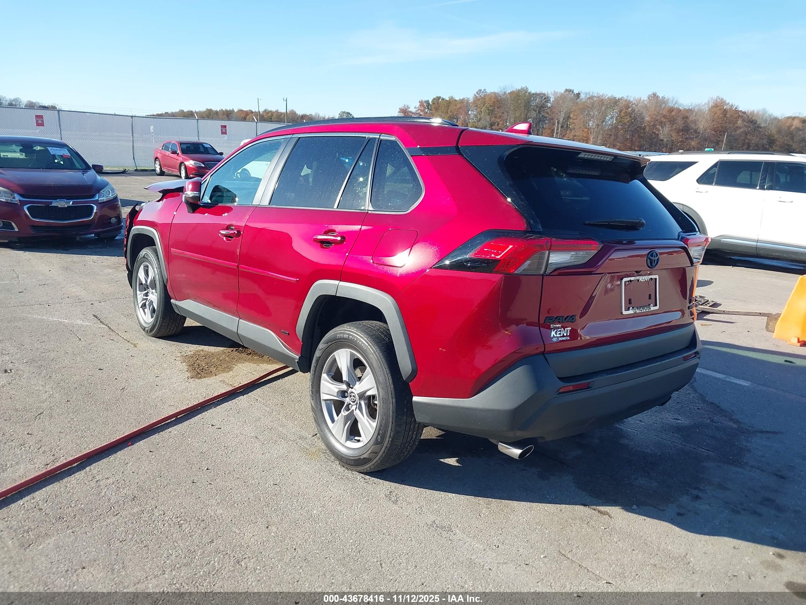 TOYOTA RAV4 image 3