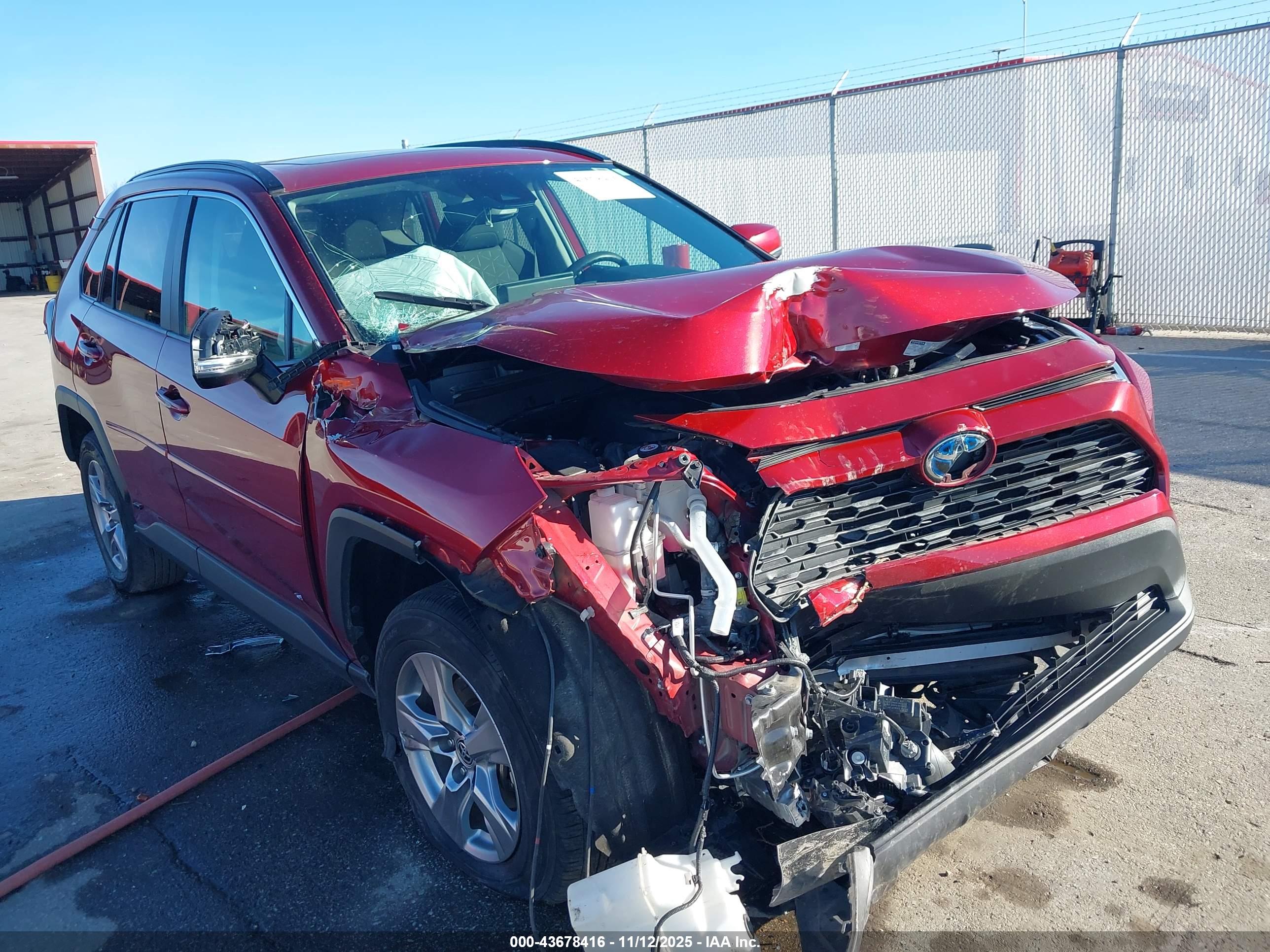 TOYOTA RAV4 image 6