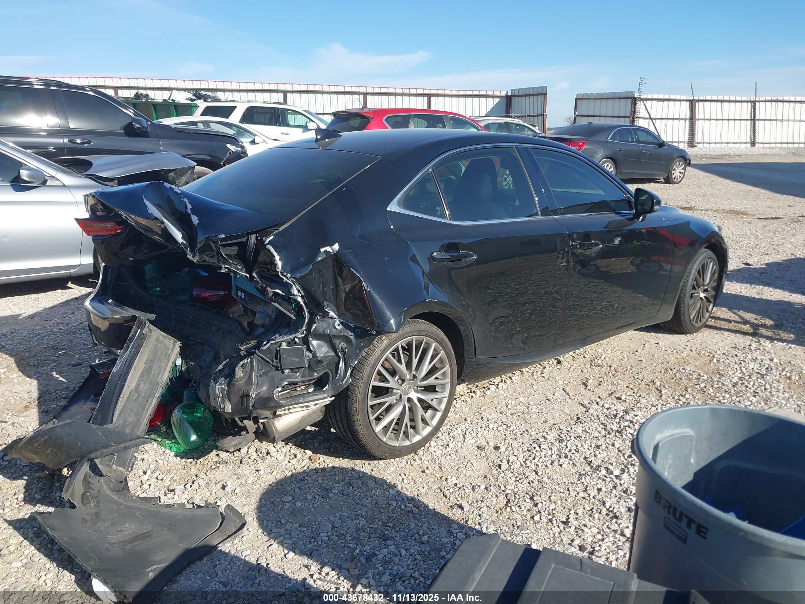 LEXUS IS image 4