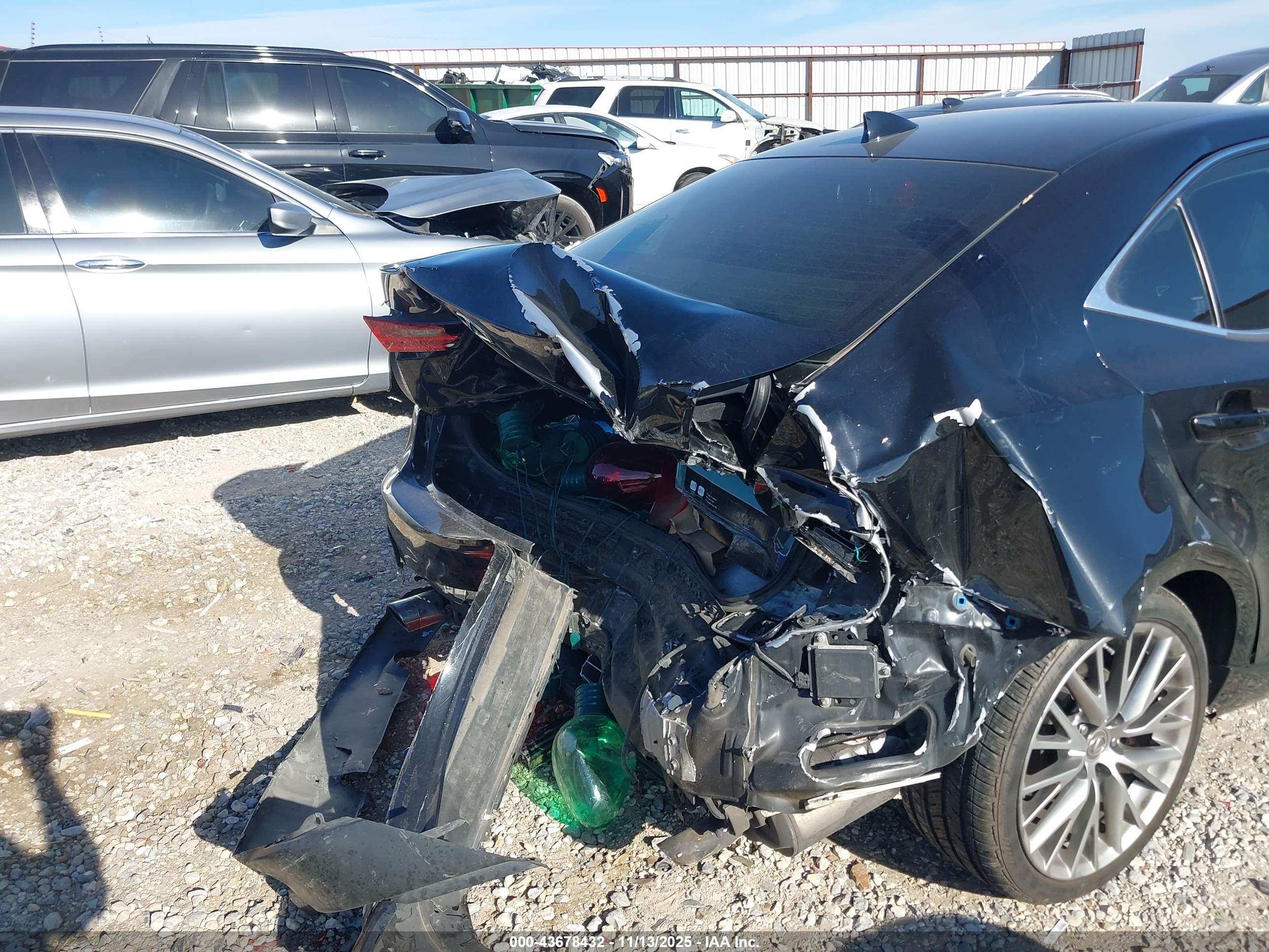 LEXUS IS image 6