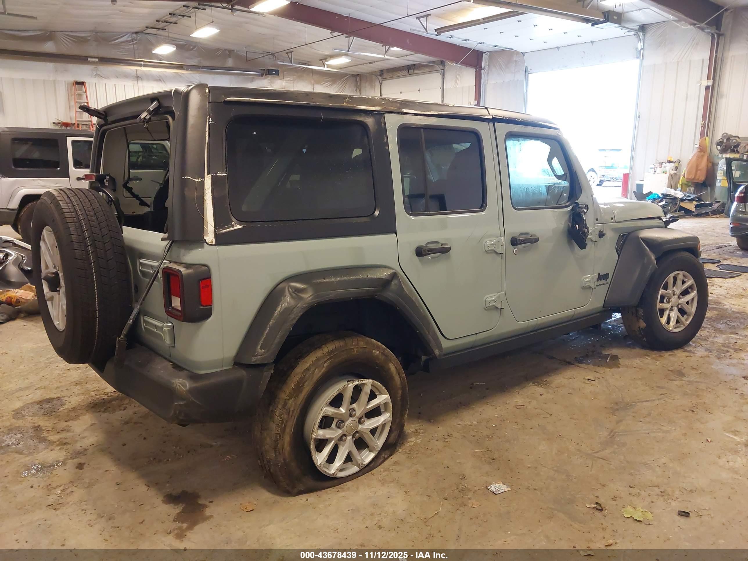 JEEP WRANGLER image 4
