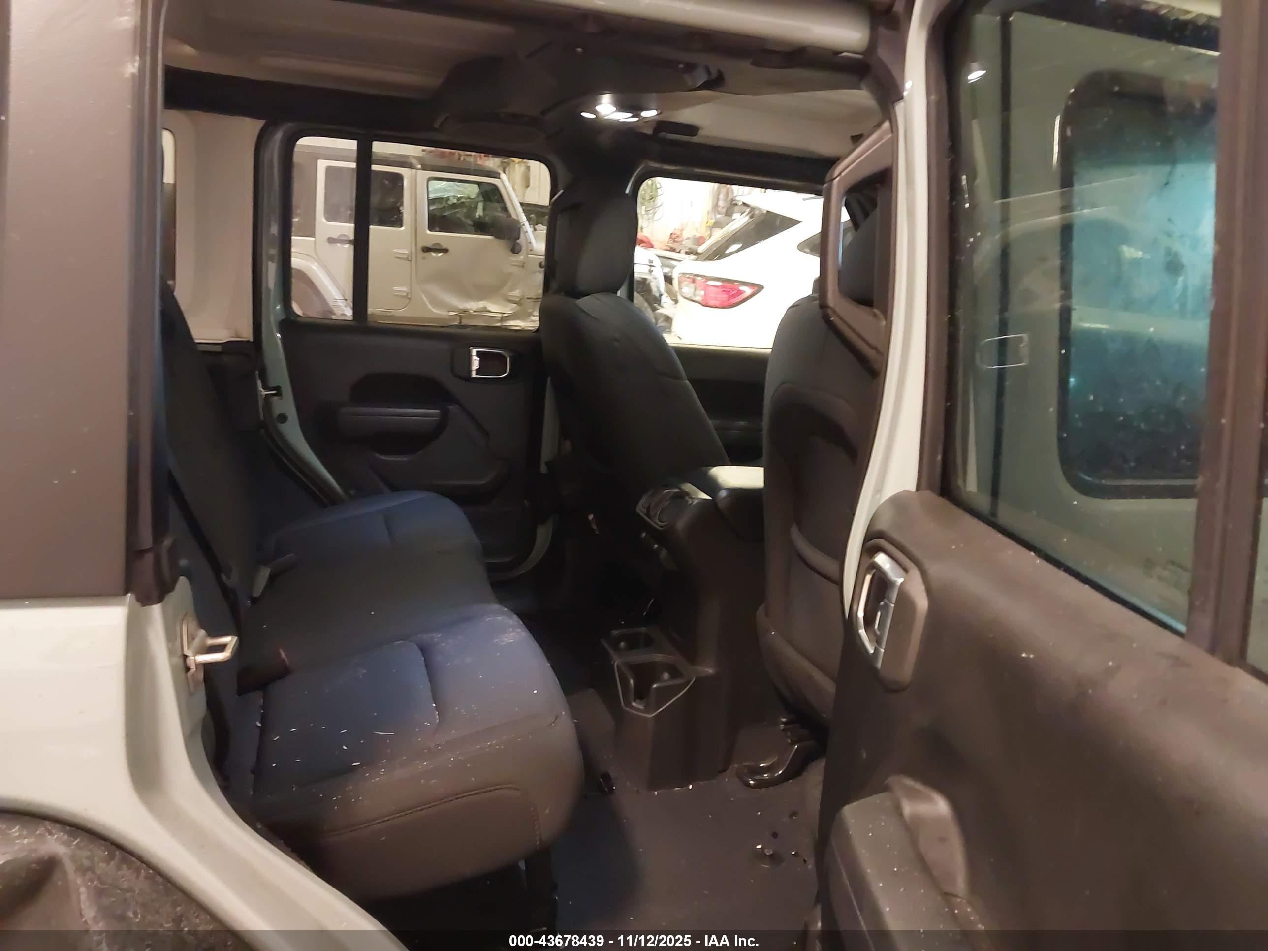 JEEP WRANGLER image 8