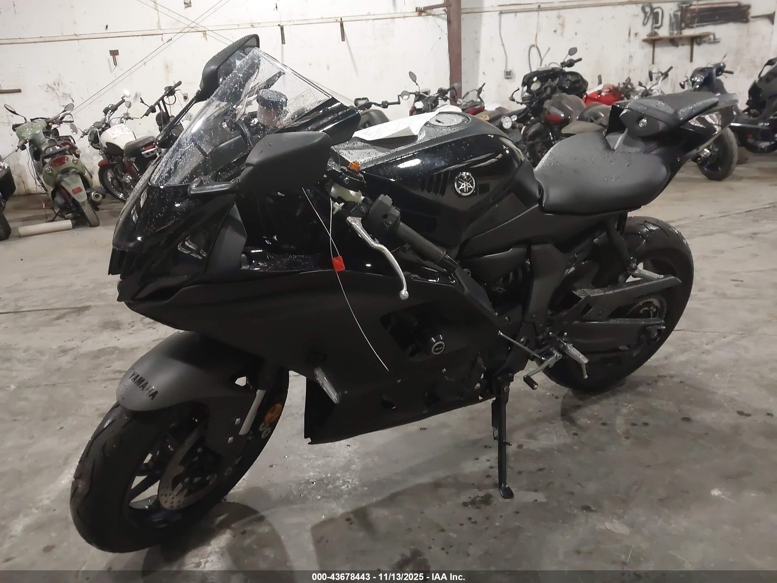 YAMAHA YZFR7 image 2
