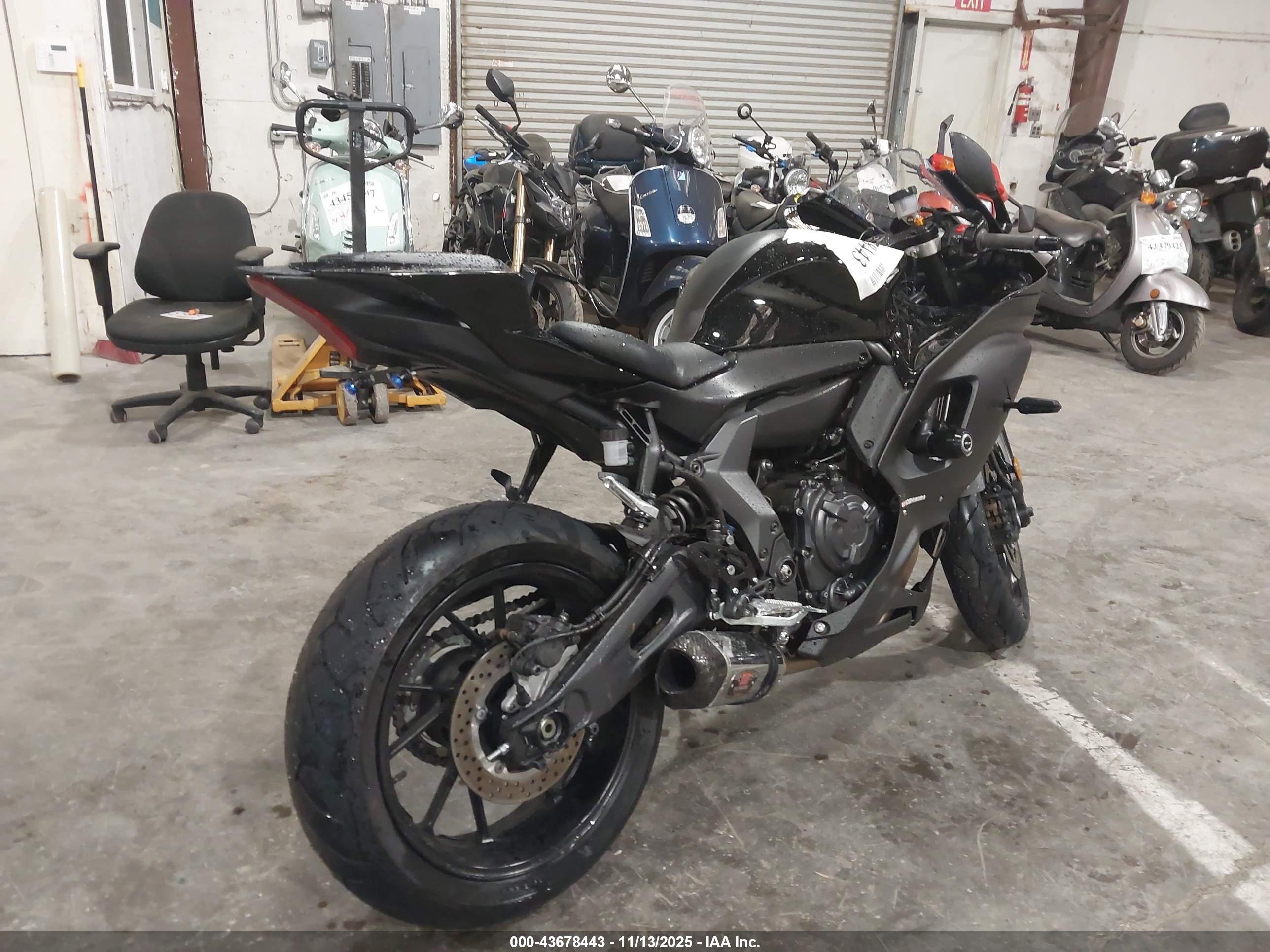 YAMAHA YZFR7 image 4