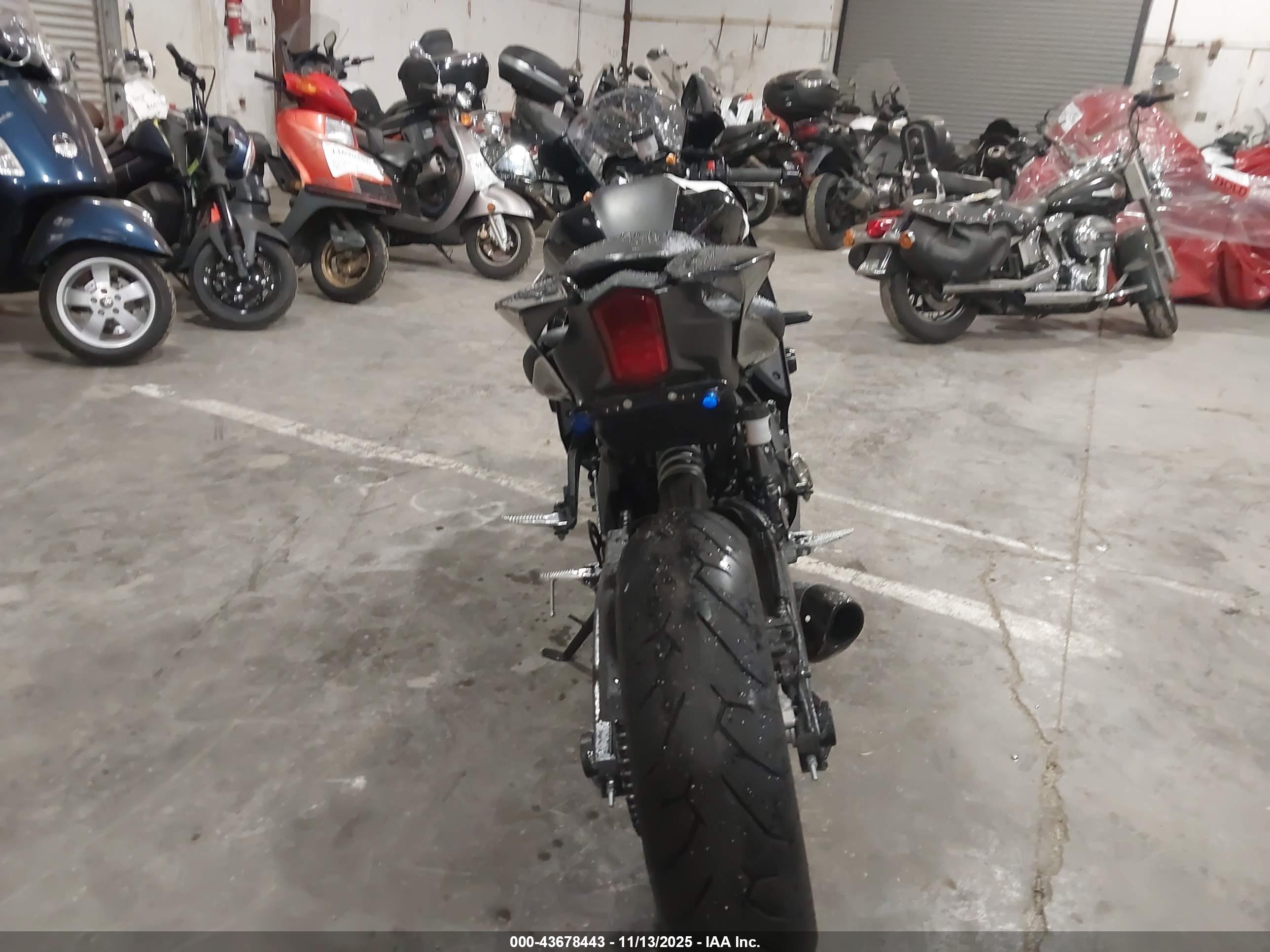 YAMAHA YZFR7 image 6
