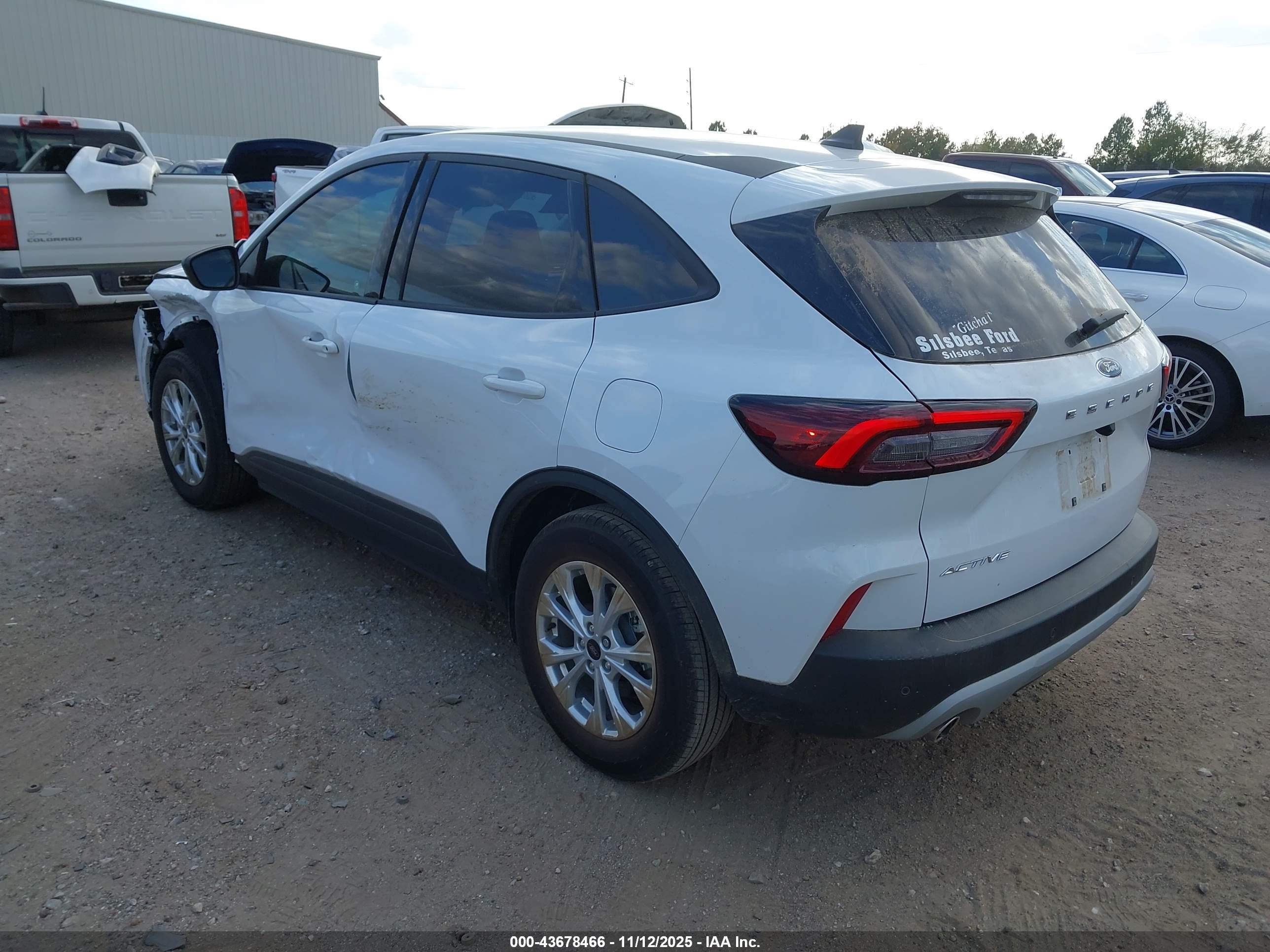FORD ESCAPE image 3