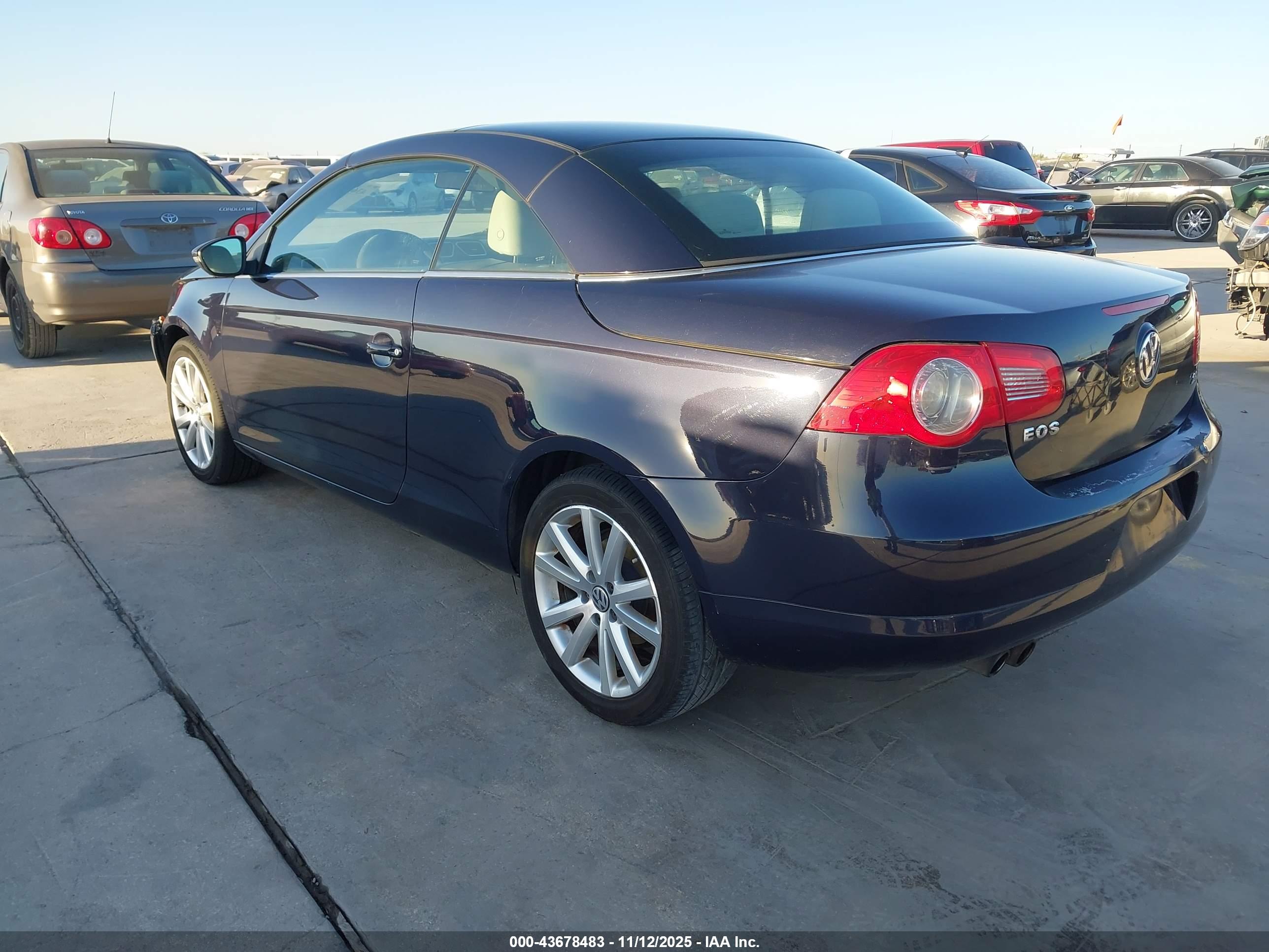 VOLKSWAGEN EOS image 3