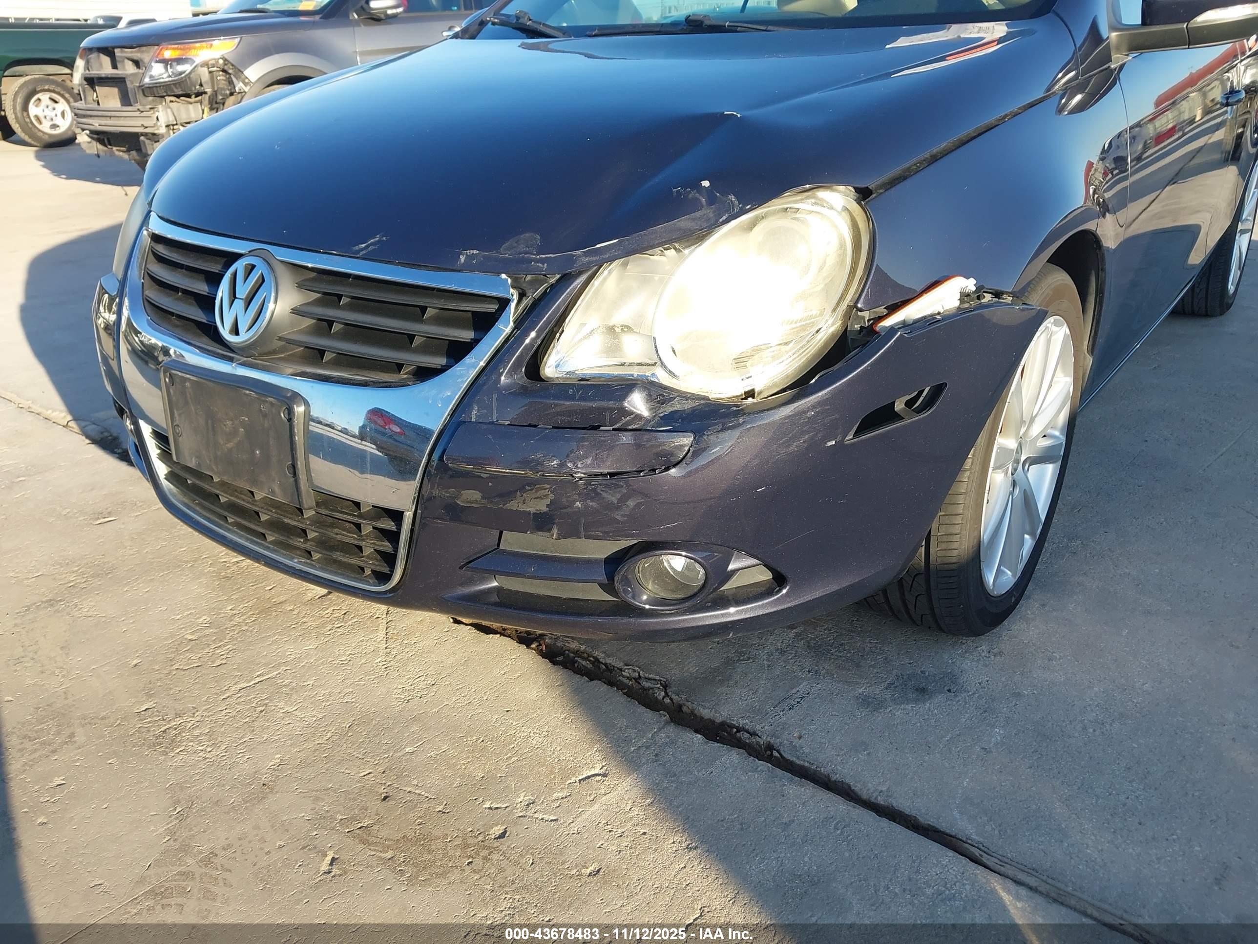 VOLKSWAGEN EOS image 6