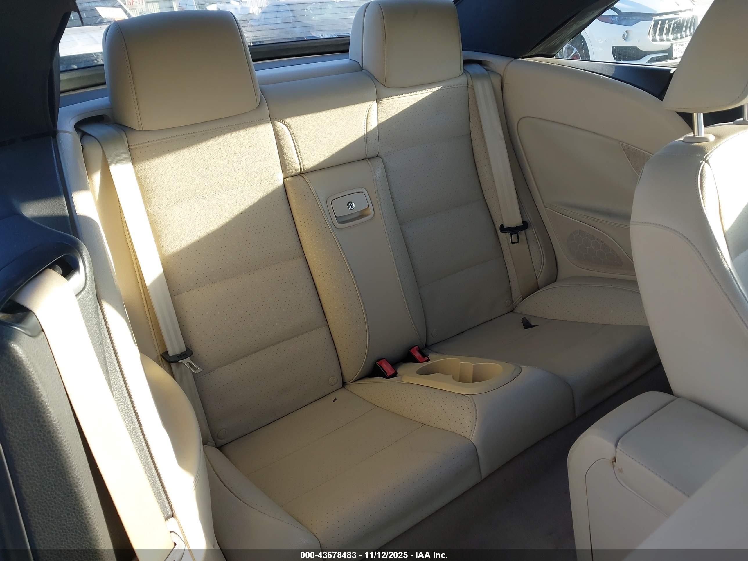VOLKSWAGEN EOS image 8