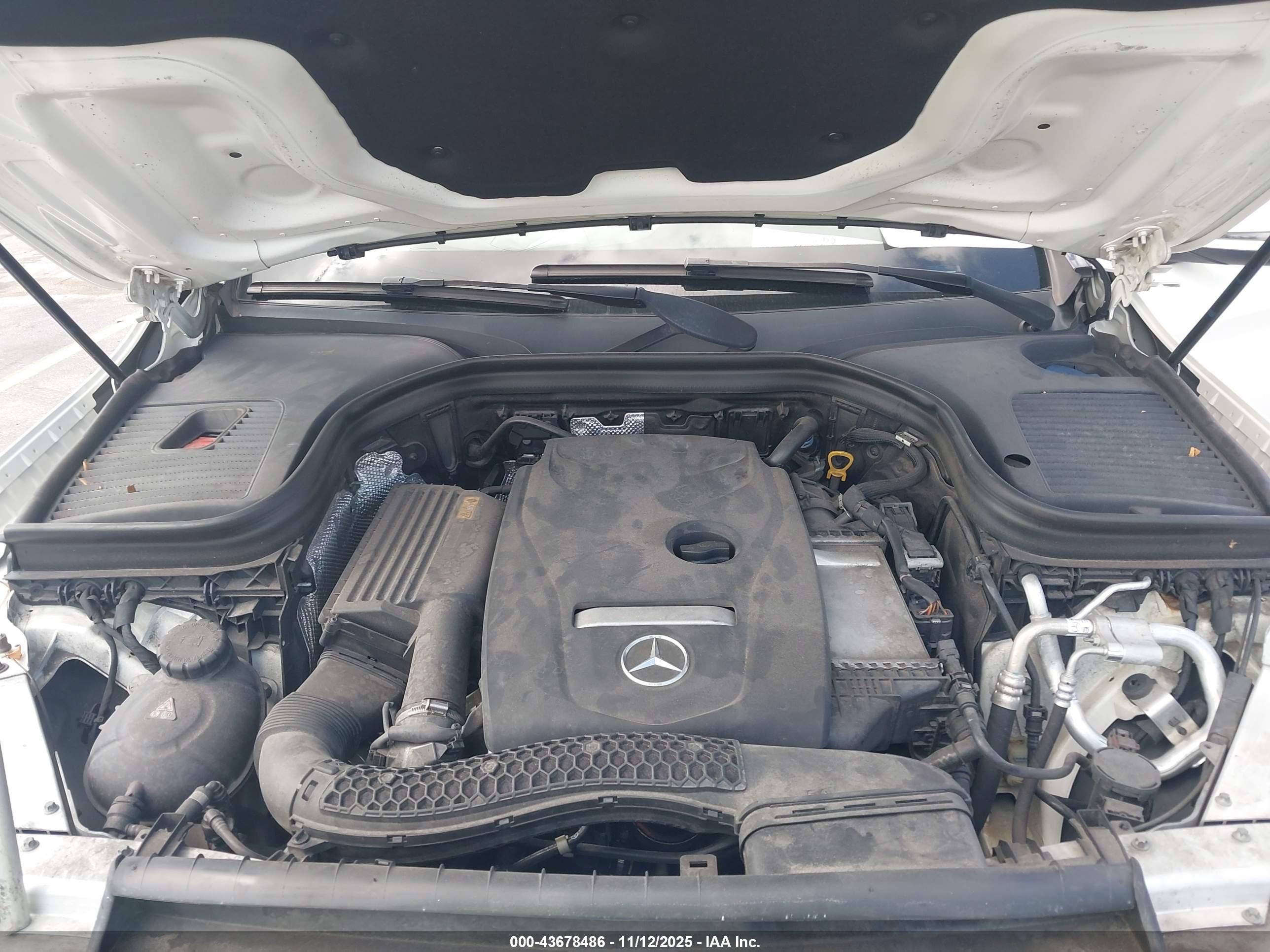 MERCEDES-BENZ GLC image 10