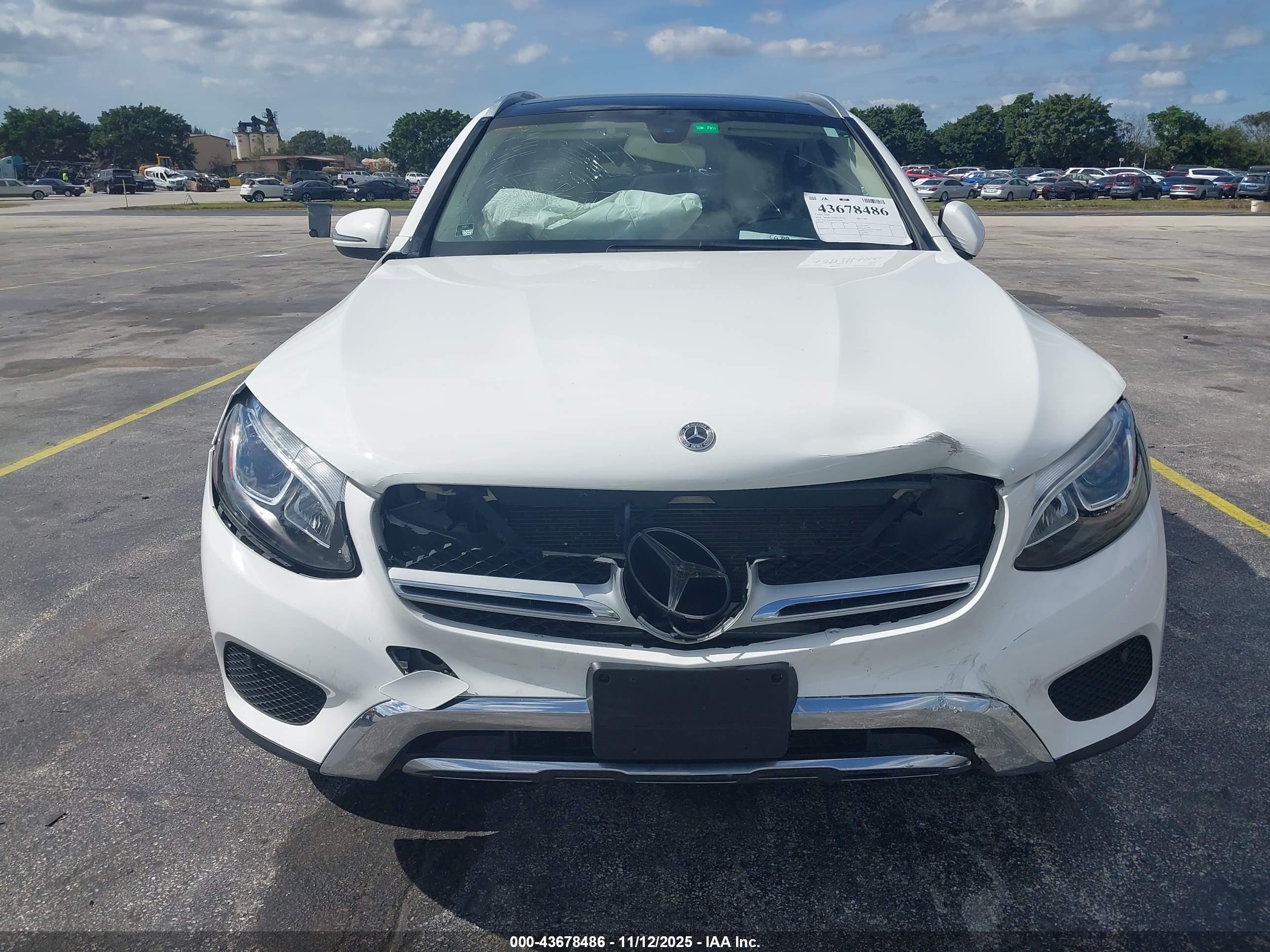 MERCEDES-BENZ GLC image 6