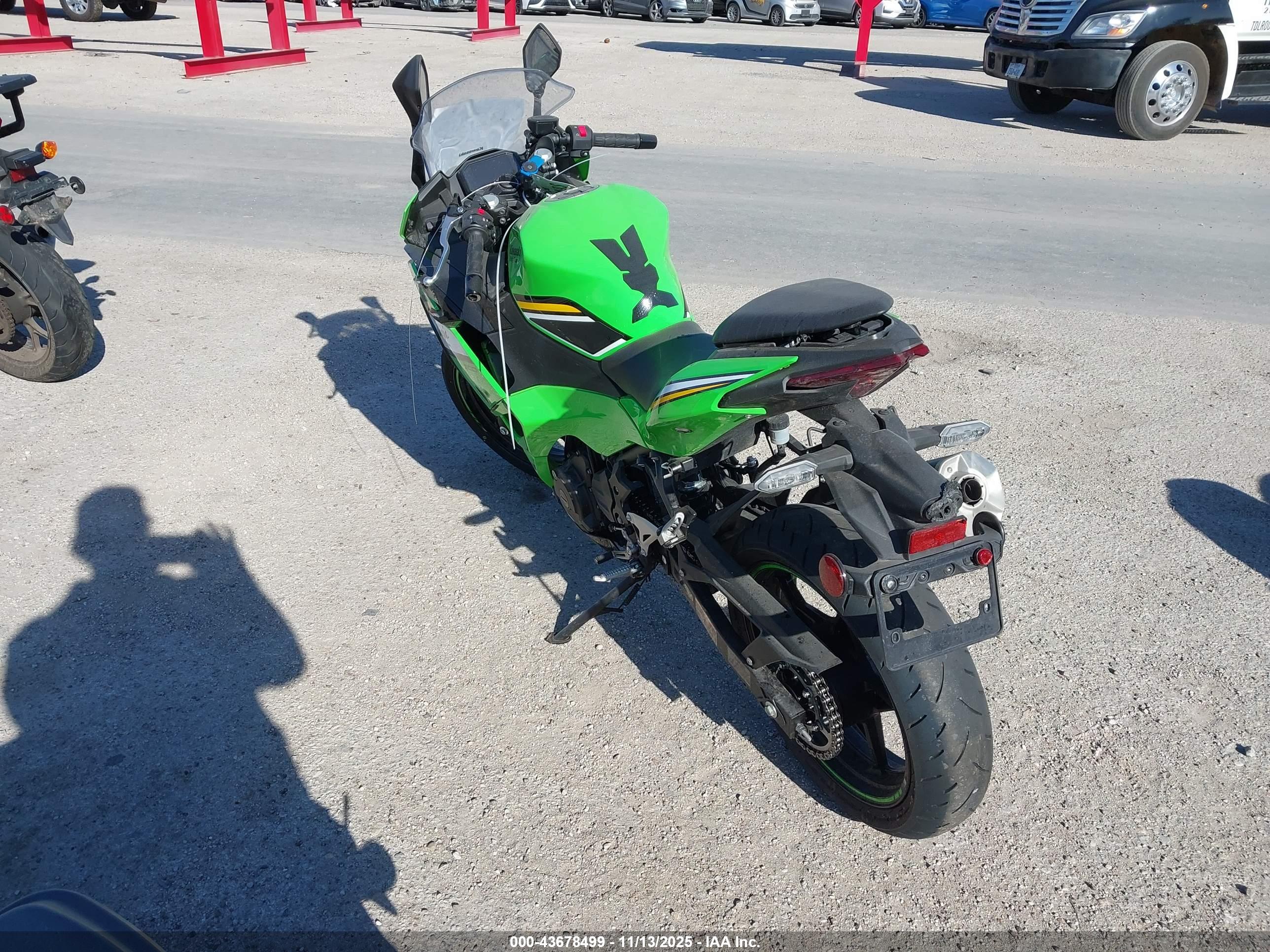 KAWASAKI EX500 image 3