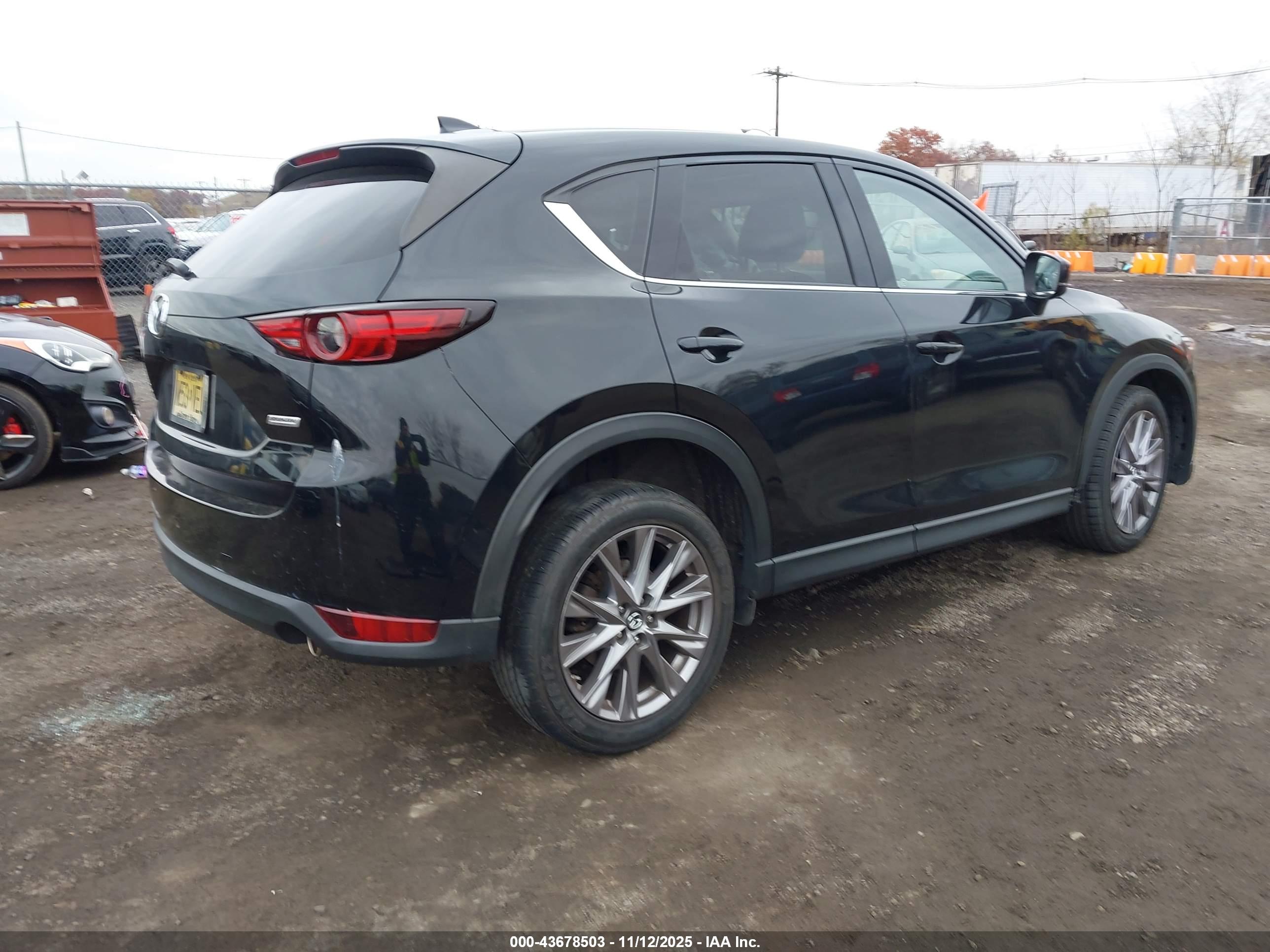 MAZDA CX-5 image 4