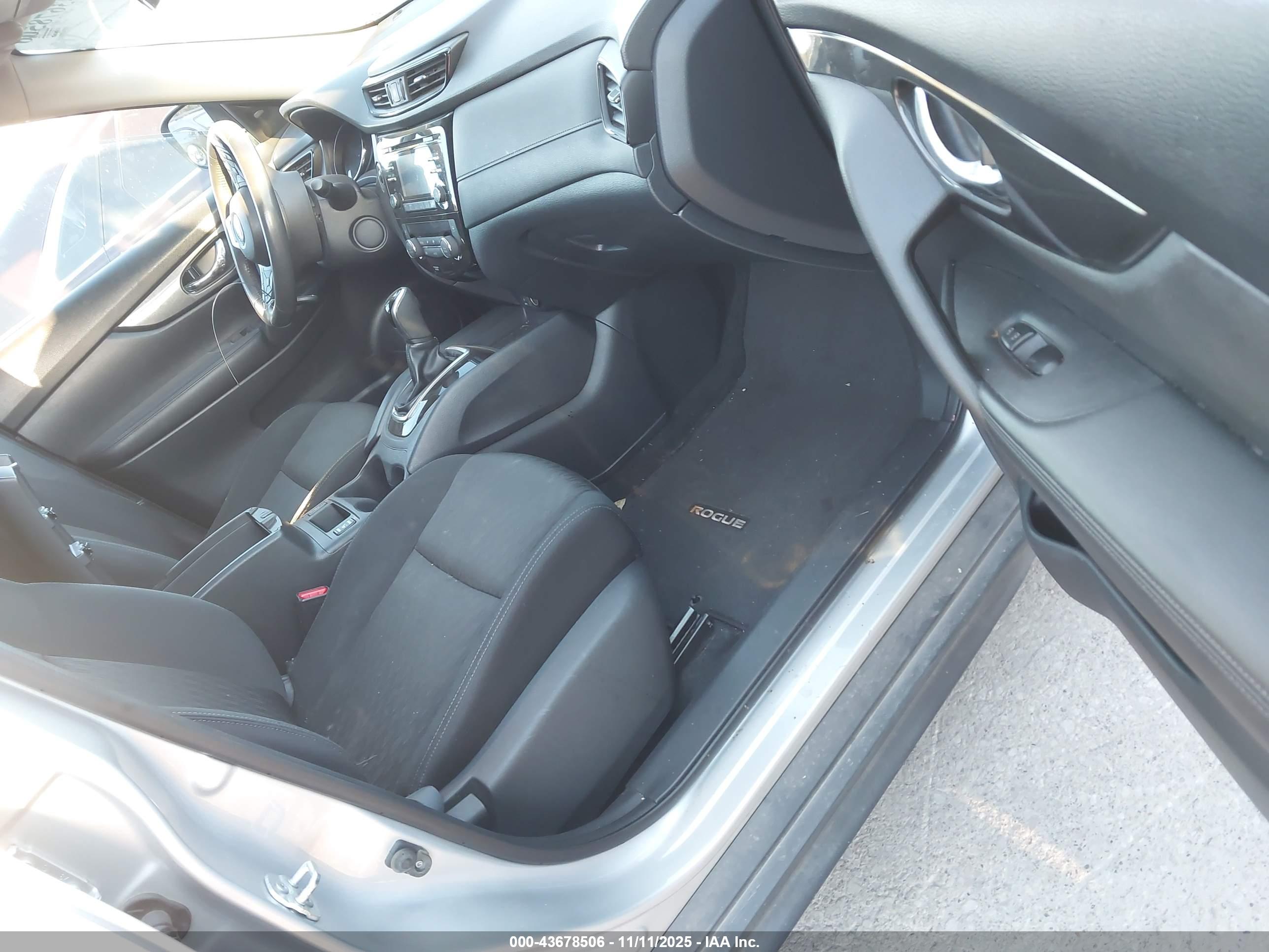 NISSAN ROGUE image 5